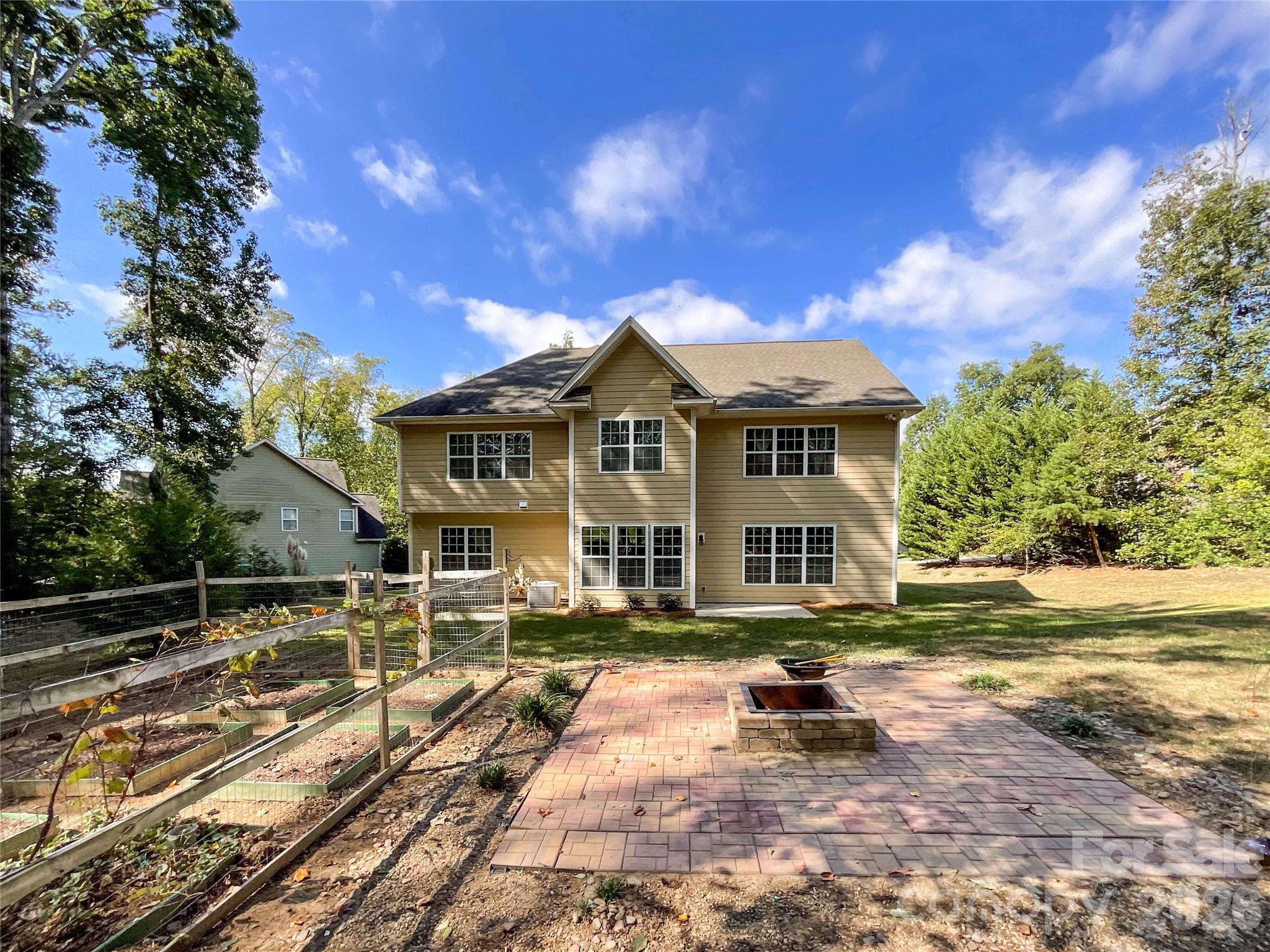 Single Family Residence at 7527 Snowbird Court, Mint Hill, photo 42 of 45
