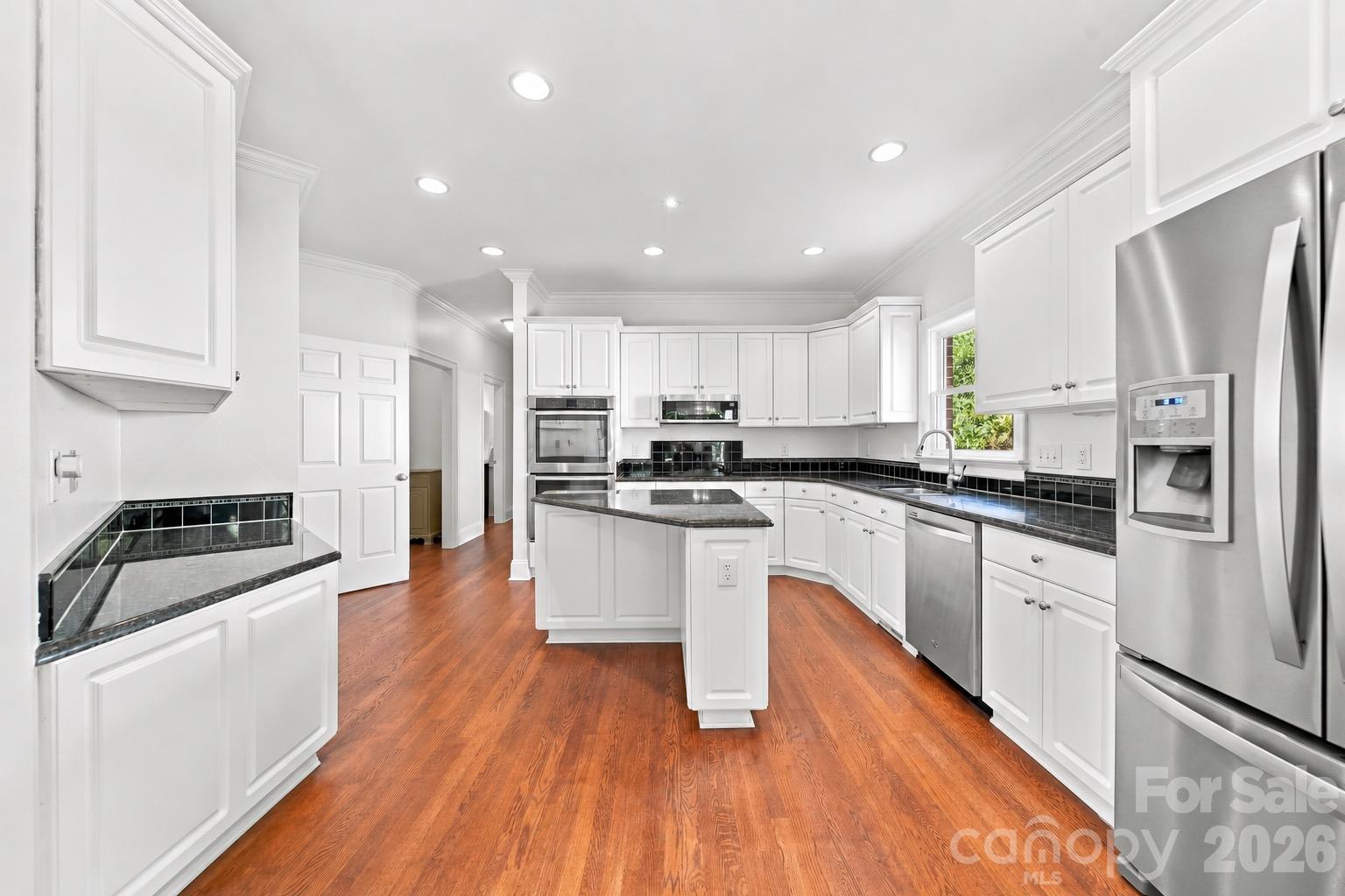 Single Family Residence at 5539 Sunstar Court, Charlotte, photo 11 of 47