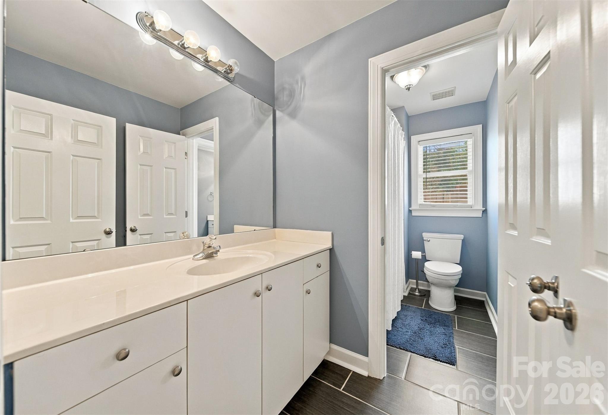 Single Family Residence at 5539 Sunstar Court, Charlotte, photo 26 of 47