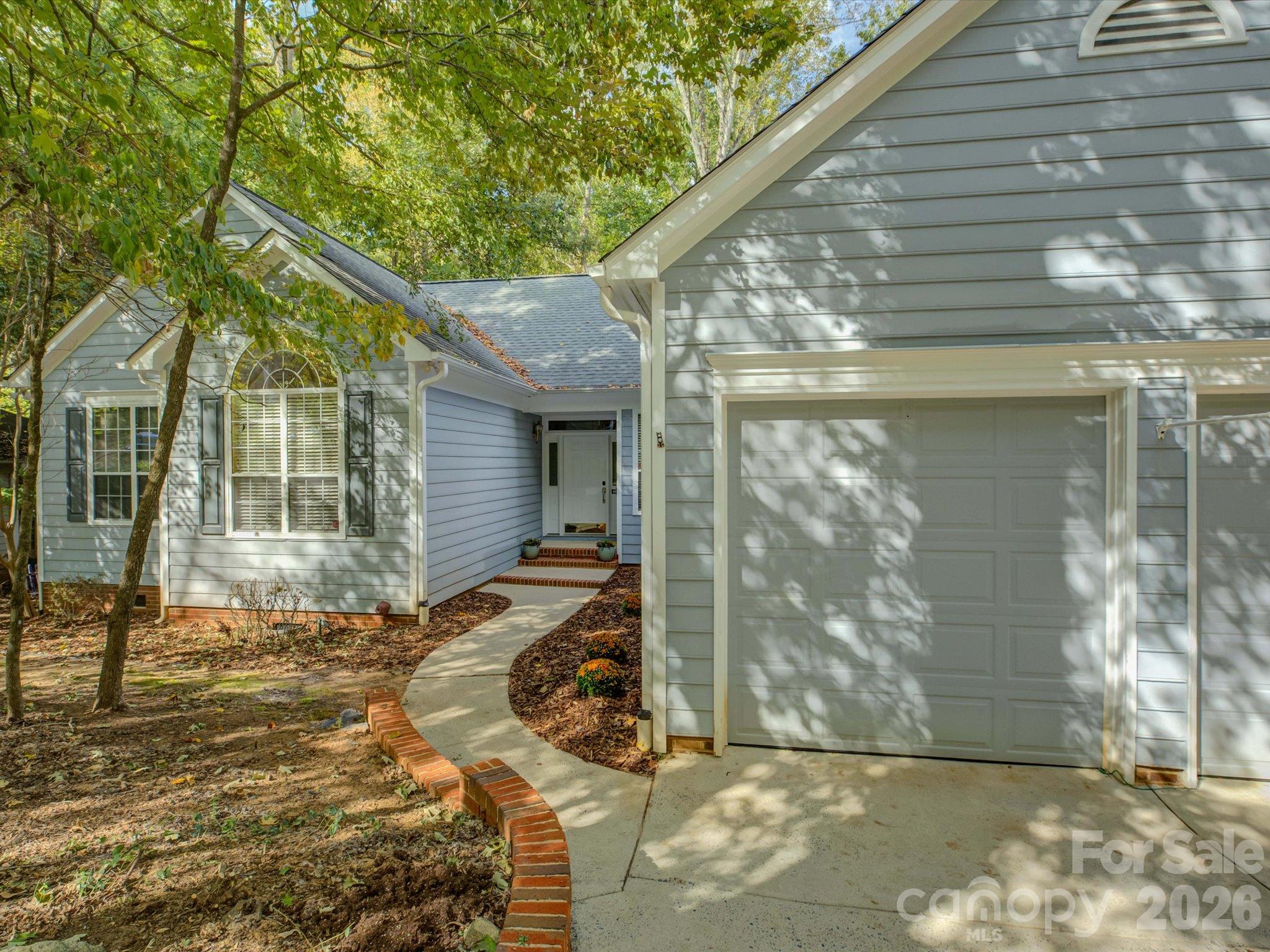 Single Family Residence at 9207 Rainbow Forest Drive, Charlotte, photo 2 of 47