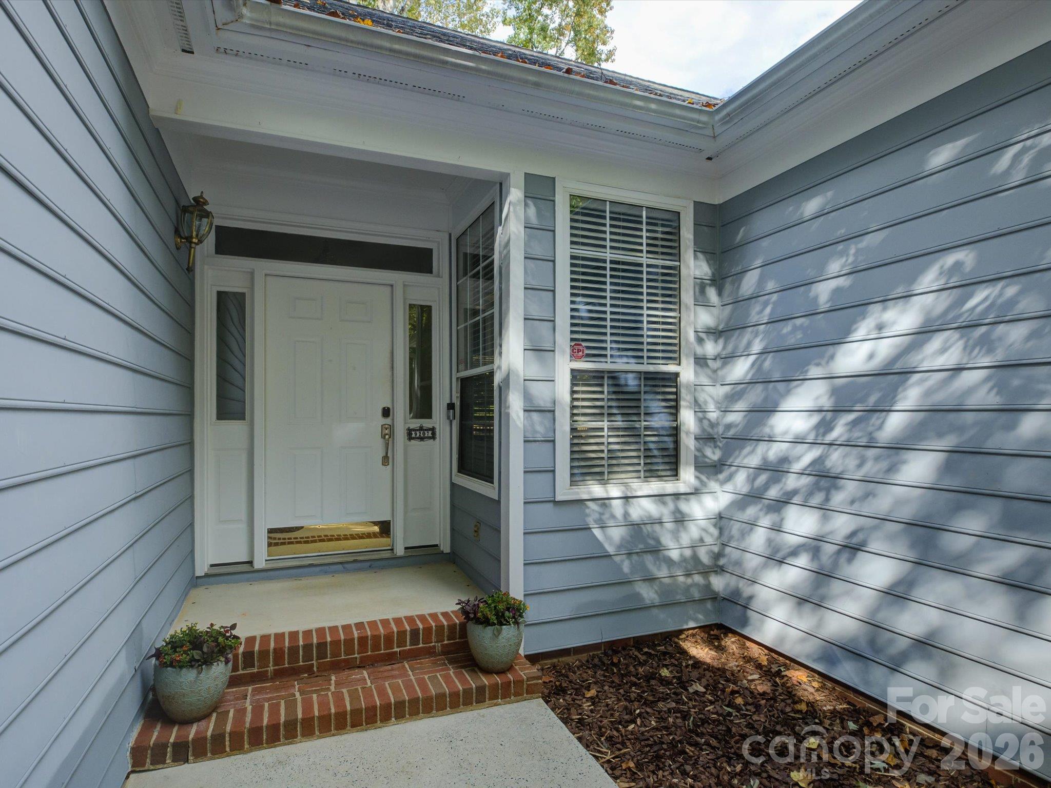 Single Family Residence at 9207 Rainbow Forest Drive, Charlotte, photo 3 of 47