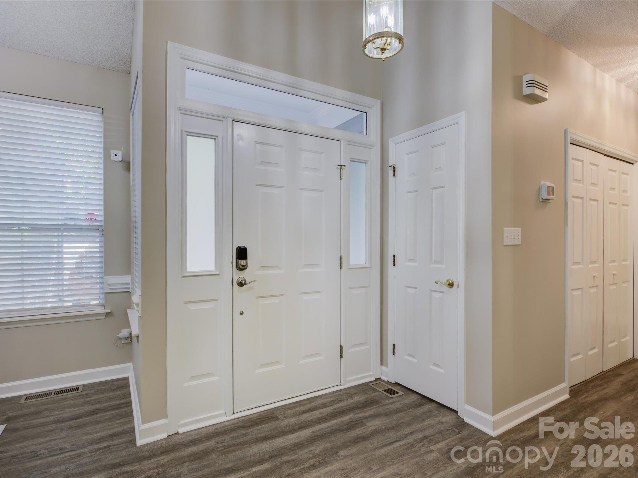 Single Family Residence at 9207 Rainbow Forest Drive, Charlotte, photo 4 of 47