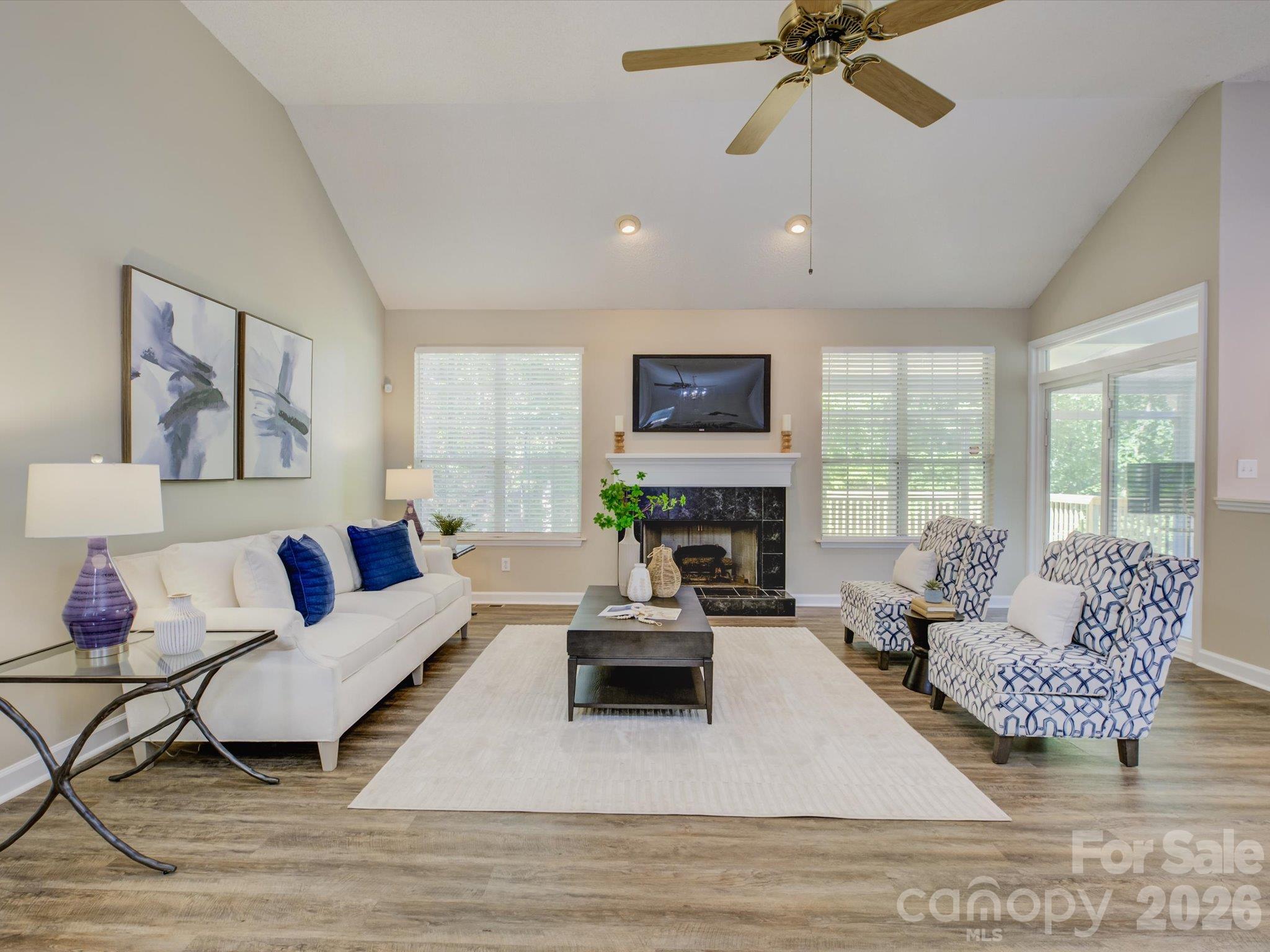 Single Family Residence at 9207 Rainbow Forest Drive, Charlotte, photo 6 of 47