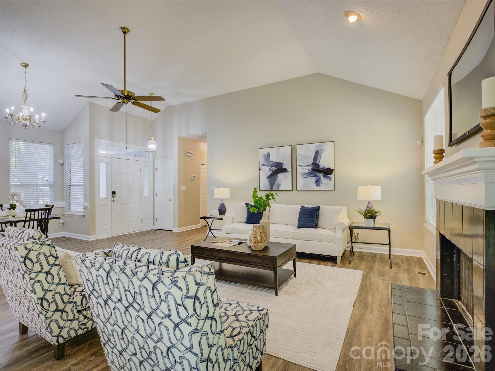 Single Family Residence at 9207 Rainbow Forest Drive, Charlotte, photo 8 of 47