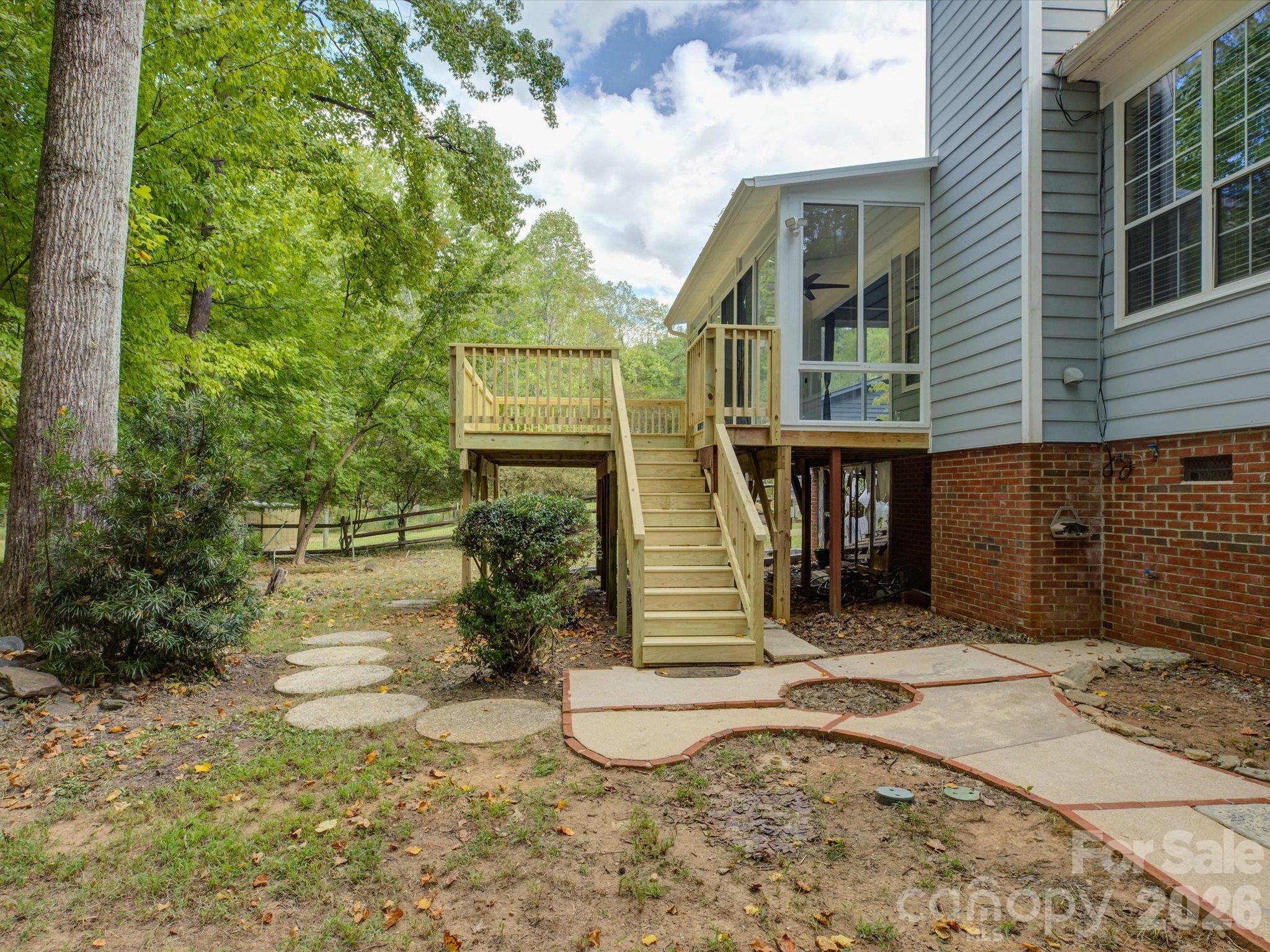 Single Family Residence at 9207 Rainbow Forest Drive, Charlotte, photo 38 of 47