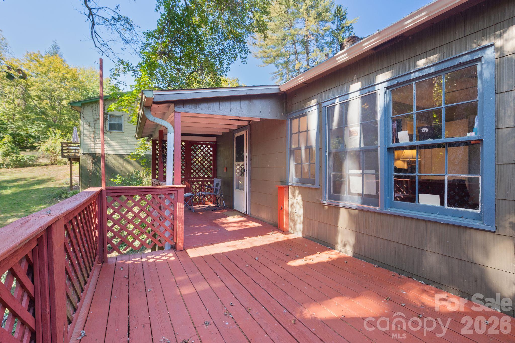 Single Family Residence at 224 Aurora Drive, Asheville, photo 17 of 26