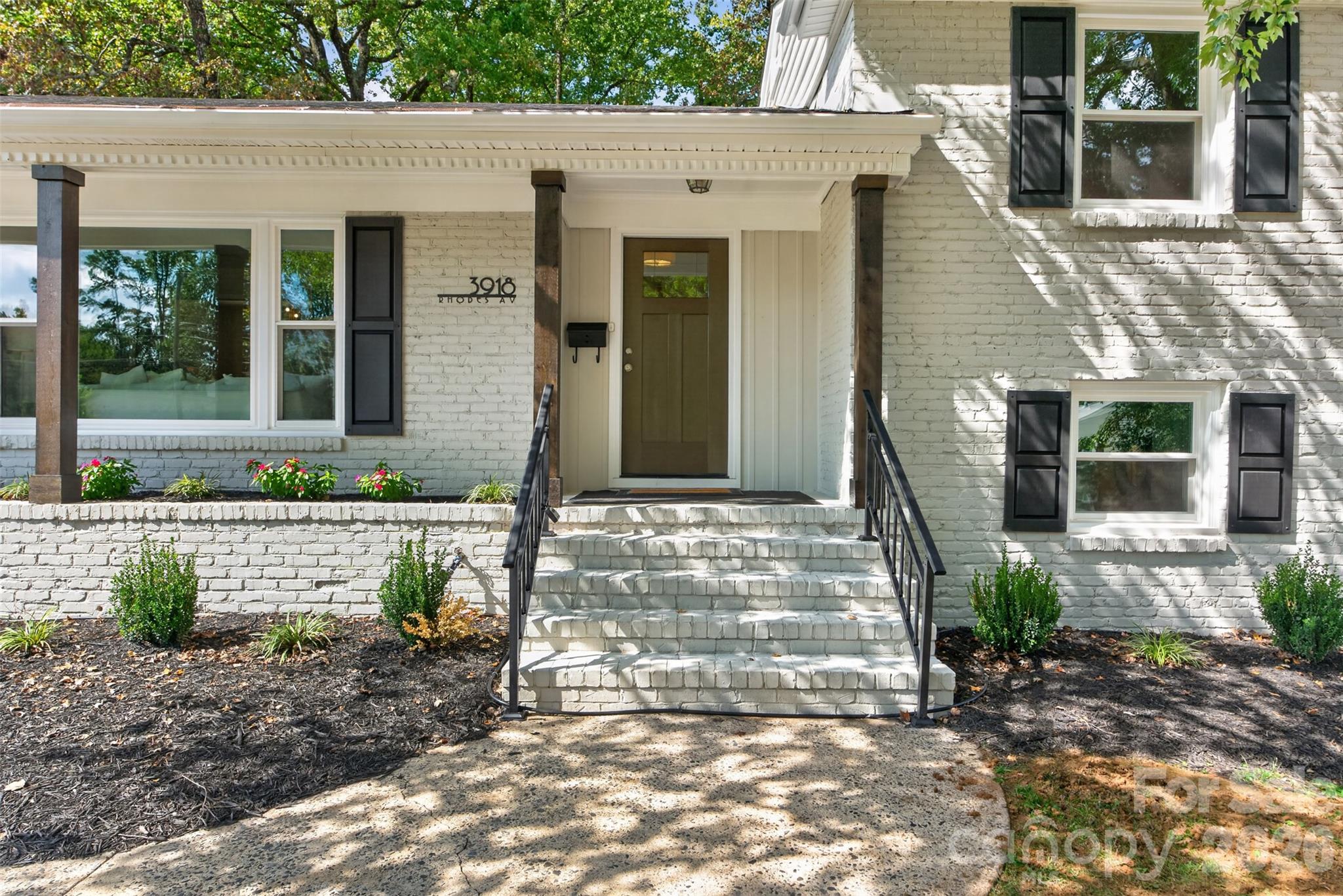 Single Family Residence at 3918 Rhodes Avenue, Charlotte, photo 5 of 45