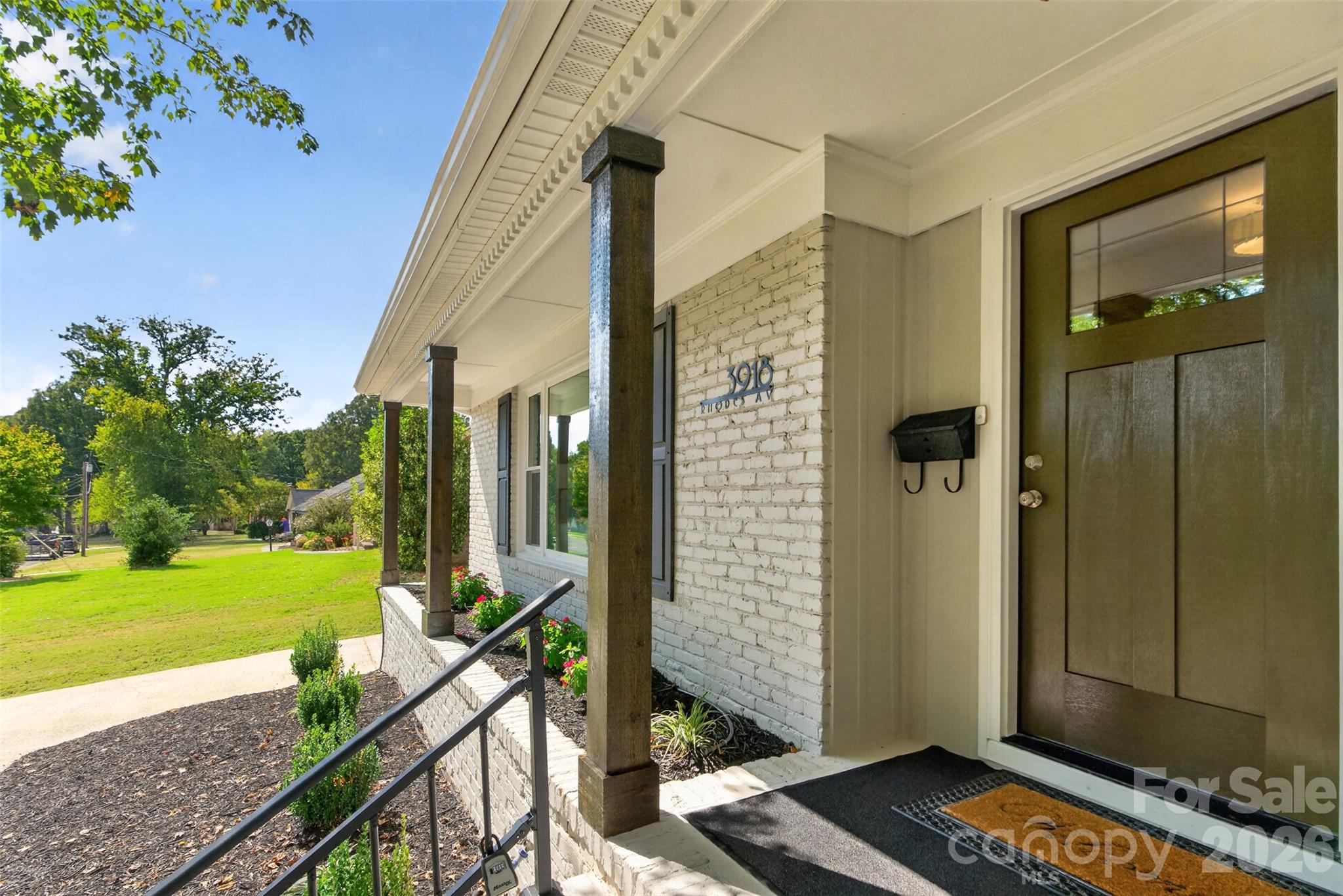 Single Family Residence at 3918 Rhodes Avenue, Charlotte, photo 6 of 45