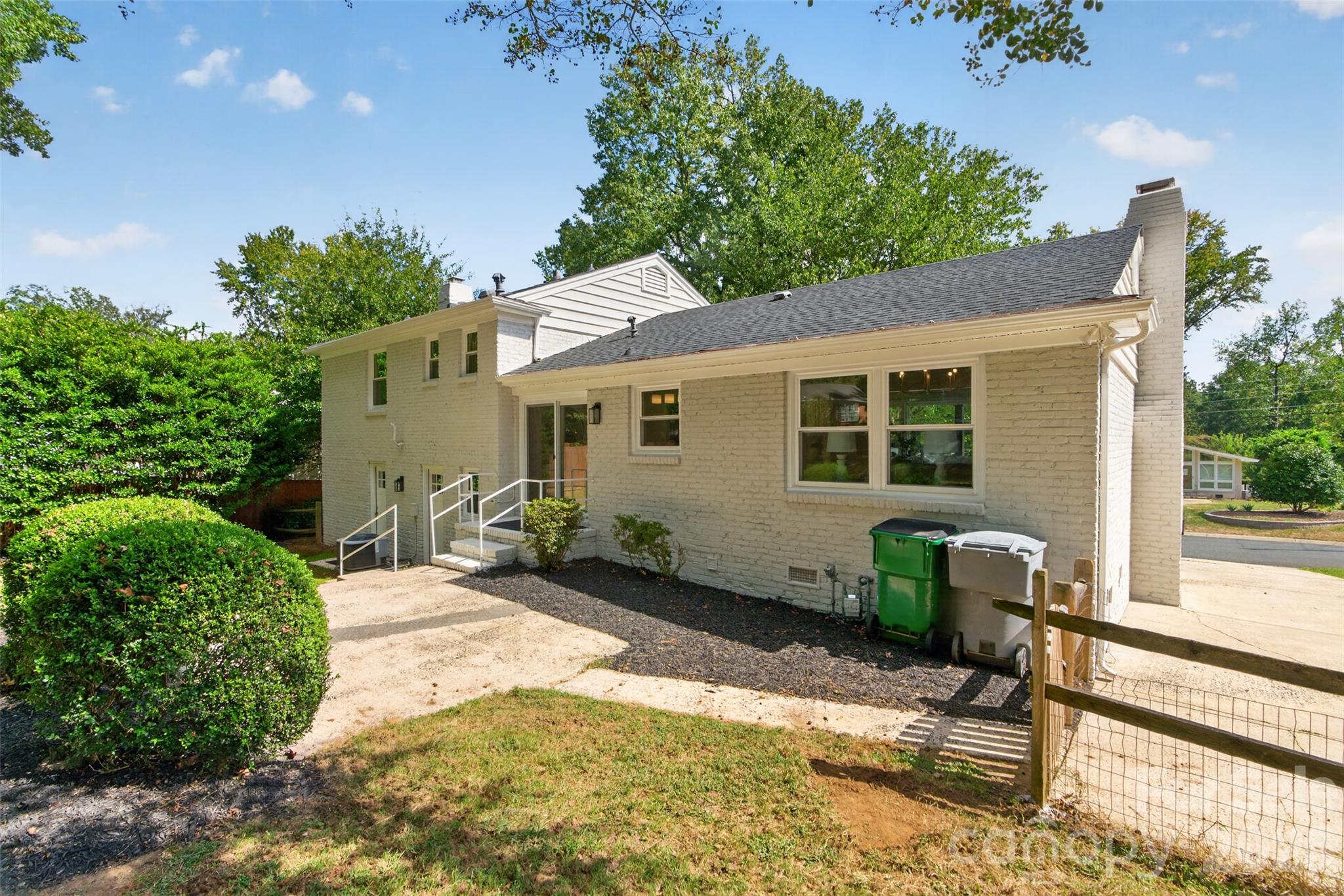 Single Family Residence at 3918 Rhodes Avenue, Charlotte, photo 38 of 45