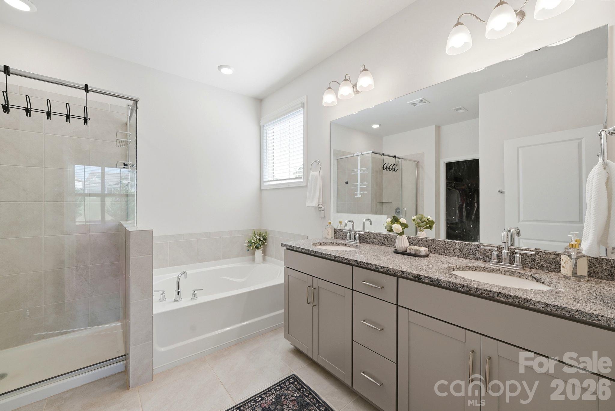 Primary Bathroom - 4207 Millstream Road, Denver