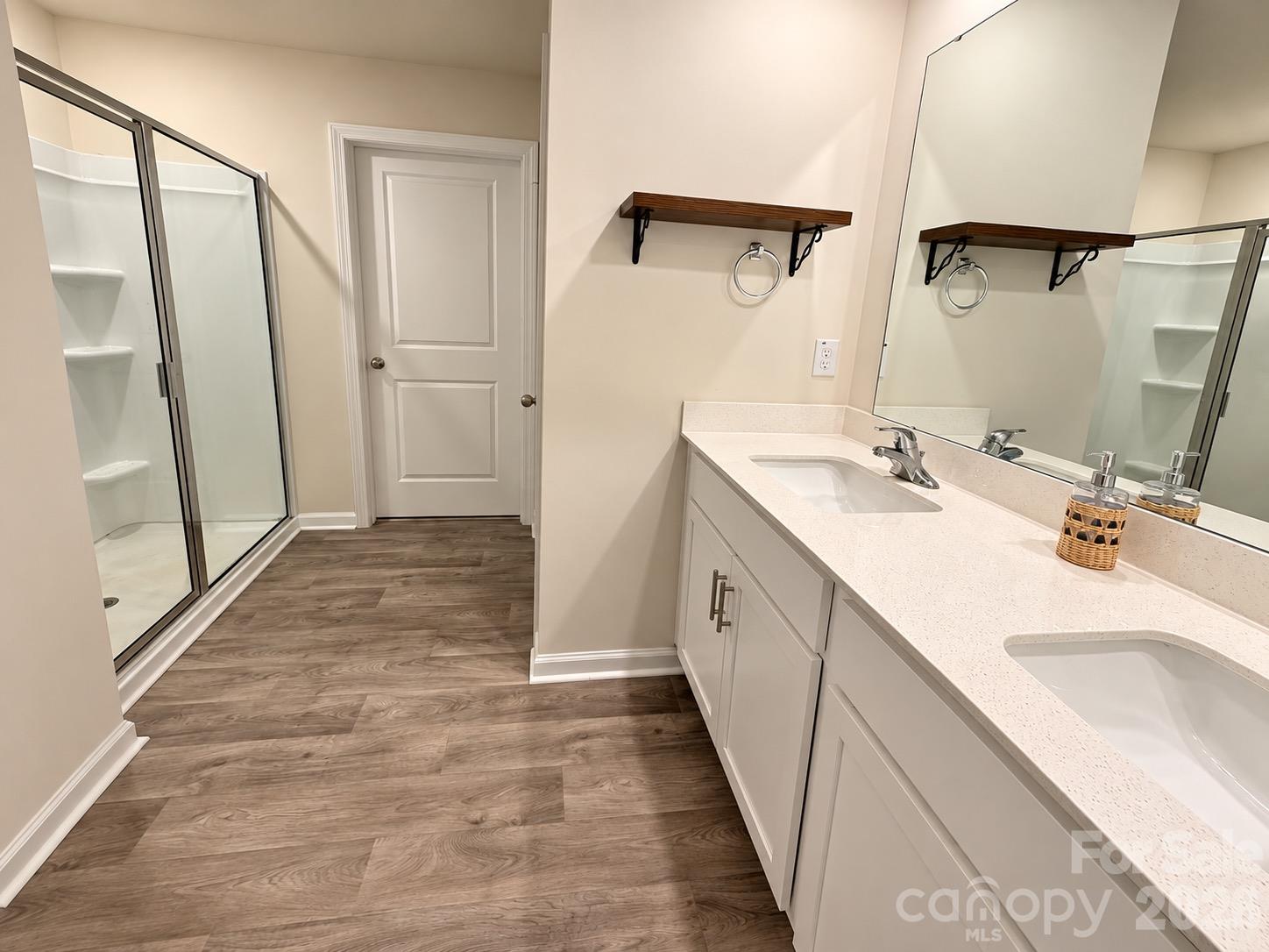 Single Family Residence at 722 Hickory Point Drive, Lexington, photo 14 of 22