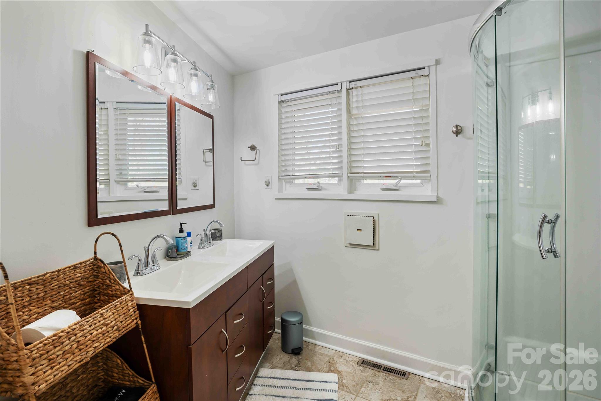 Bath 2 - 39 Tatham Road, Hendersonville