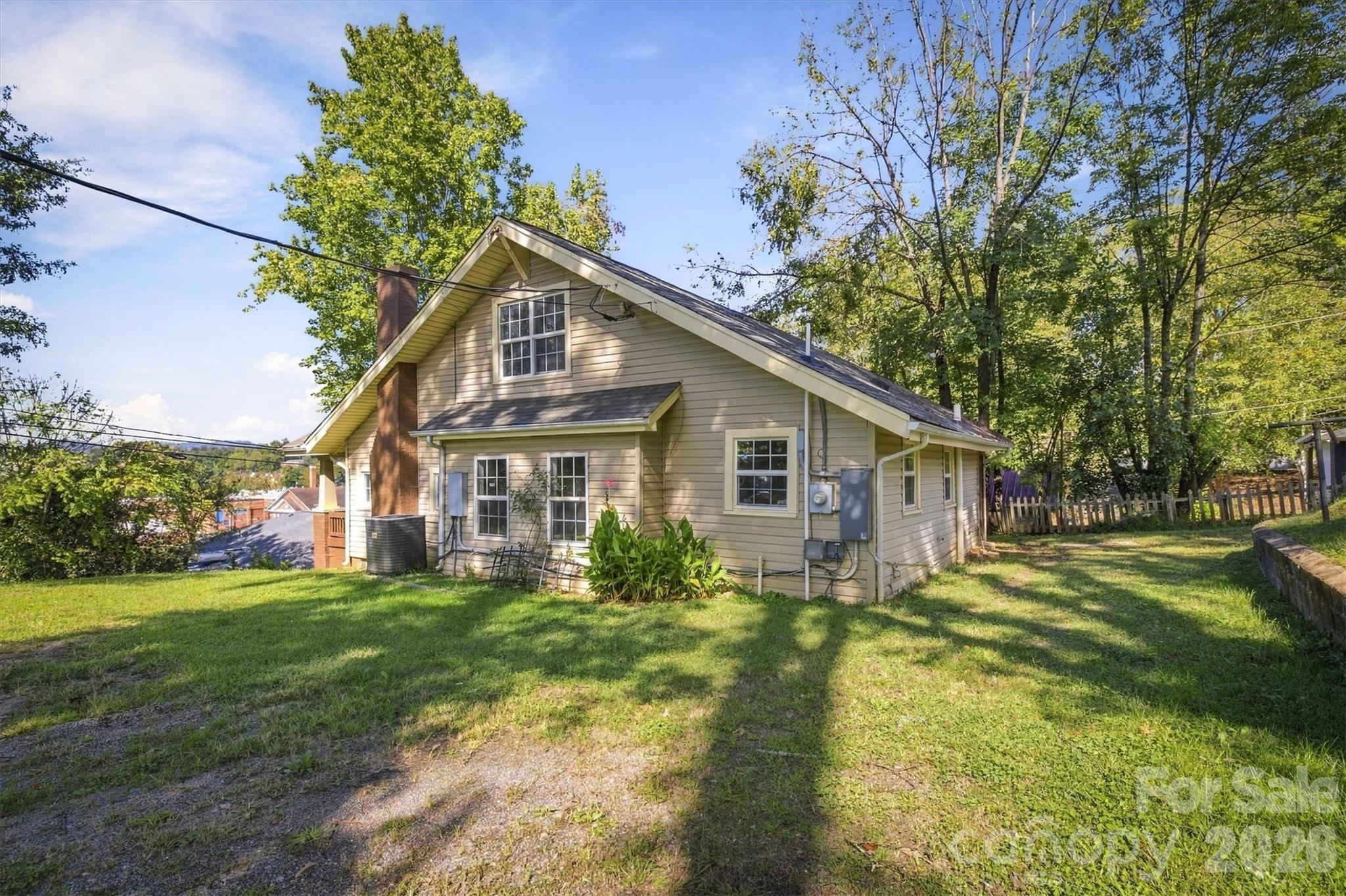 Single Family Residence at 1203 Spainhour Street, Lenoir, photo 20 of 22