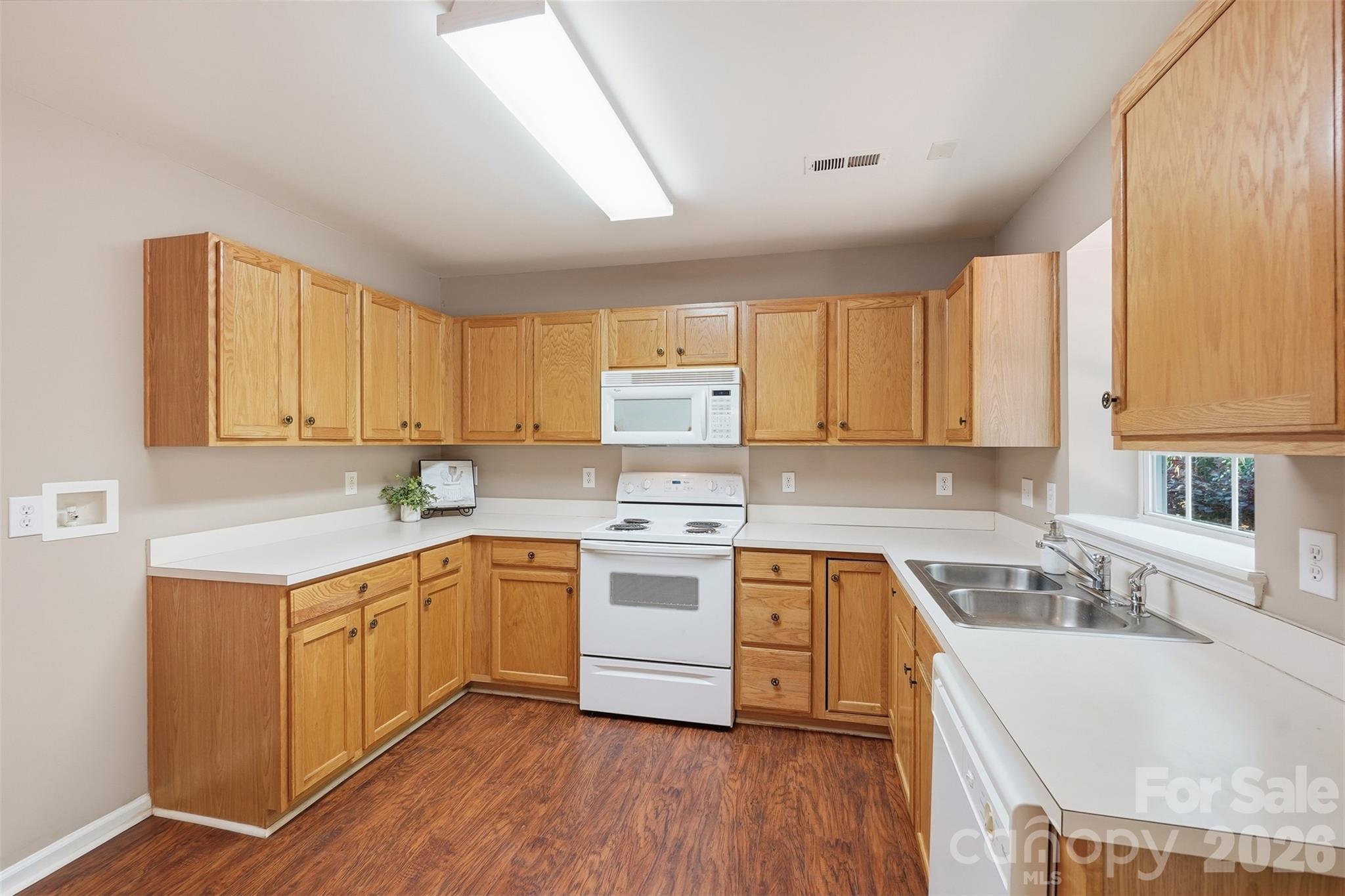Single Family Residence at 1619 Eagle Lake Drive, Indian Land, photo 6 of 29