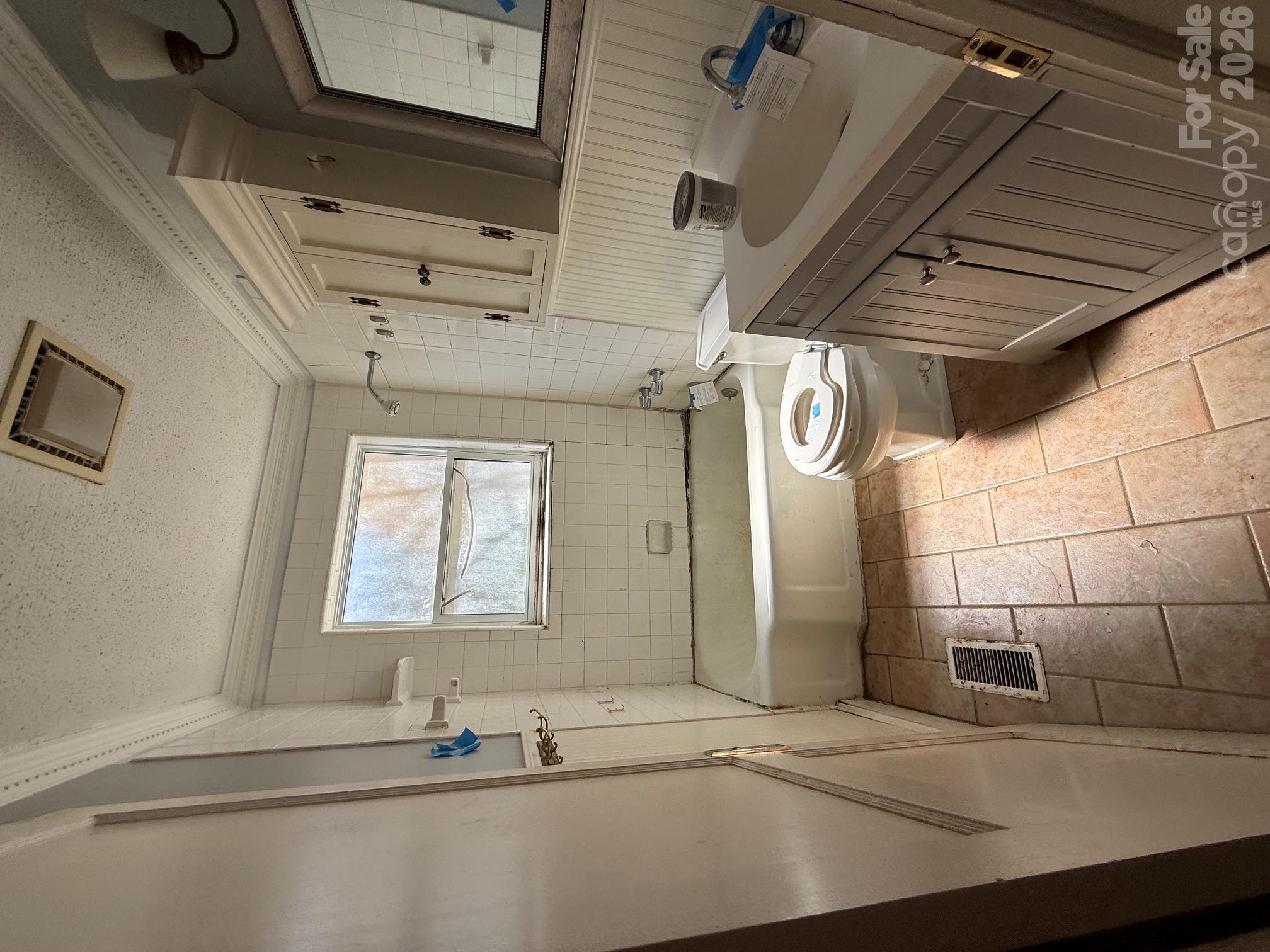 Single Family Residence at 160 Stonewall Circle, Concord, photo 6 of 10
