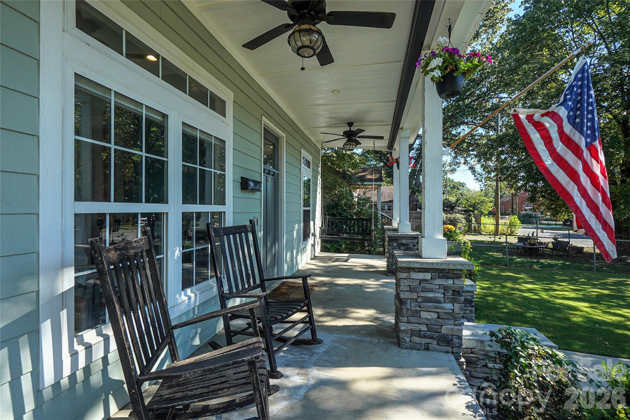 Single Family Residence at 1216 Effingham Road, Charlotte, photo 4 of 42