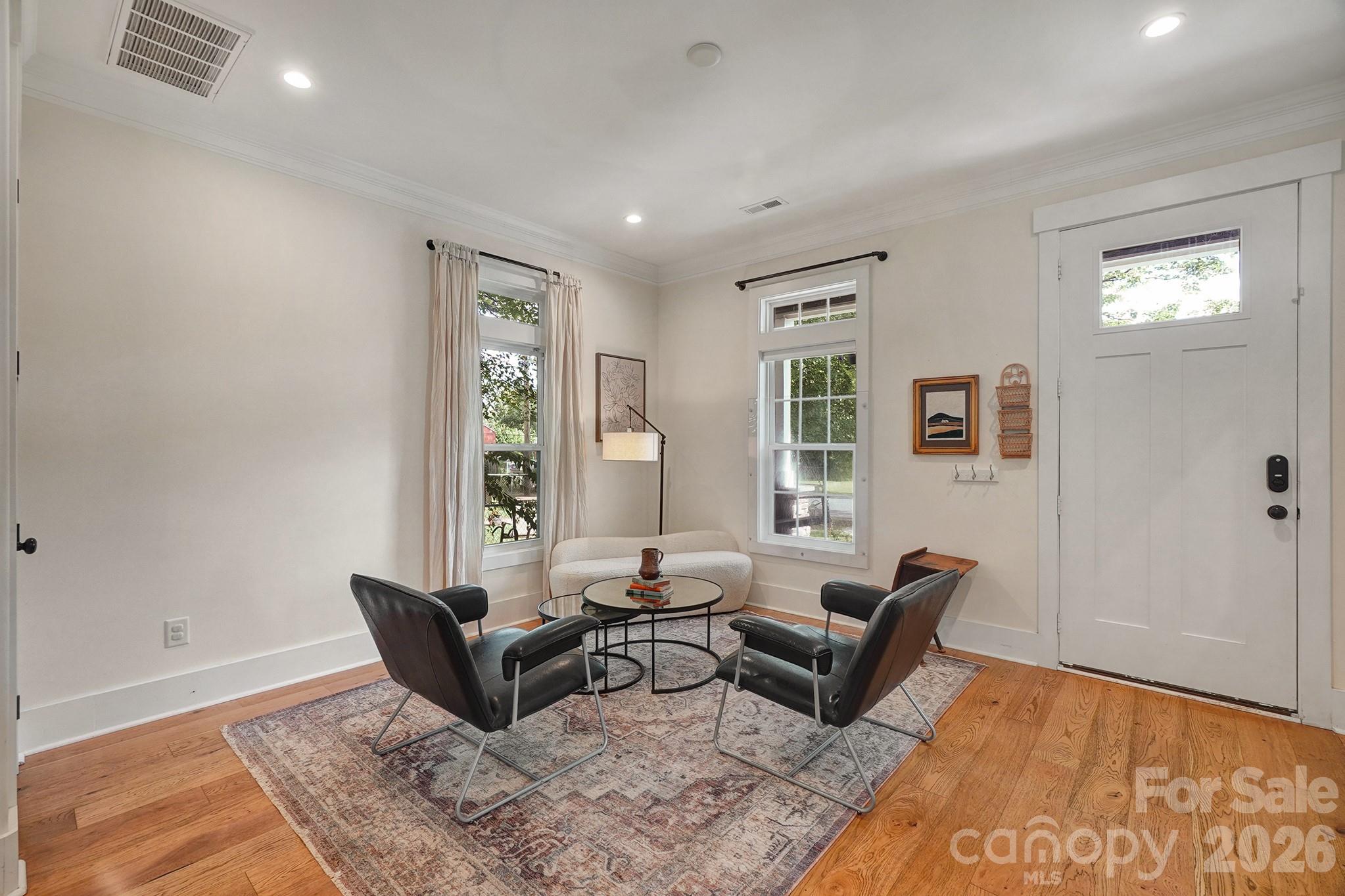 Single Family Residence at 1216 Effingham Road, Charlotte, photo 8 of 42