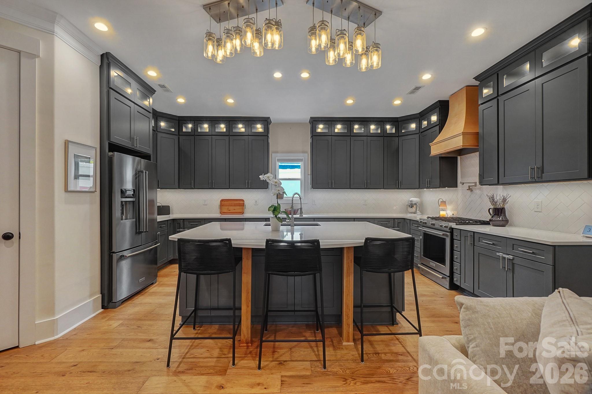 Single Family Residence at 1216 Effingham Road, Charlotte, photo 16 of 42