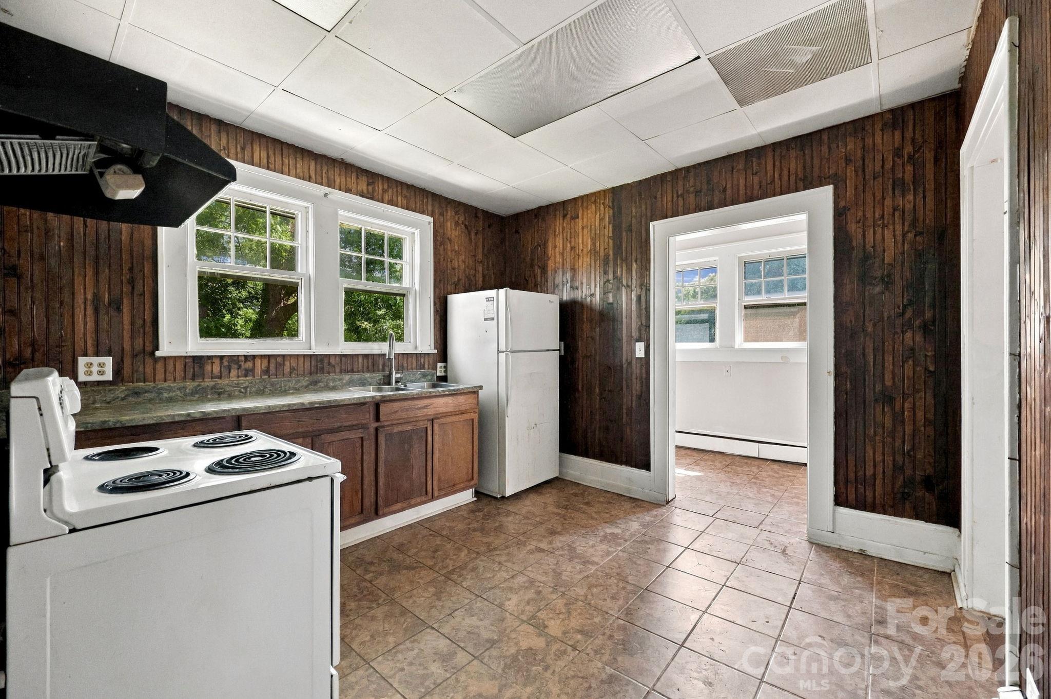 Single Family Residence at 622 W Council Street, Salisbury, photo 23 of 48