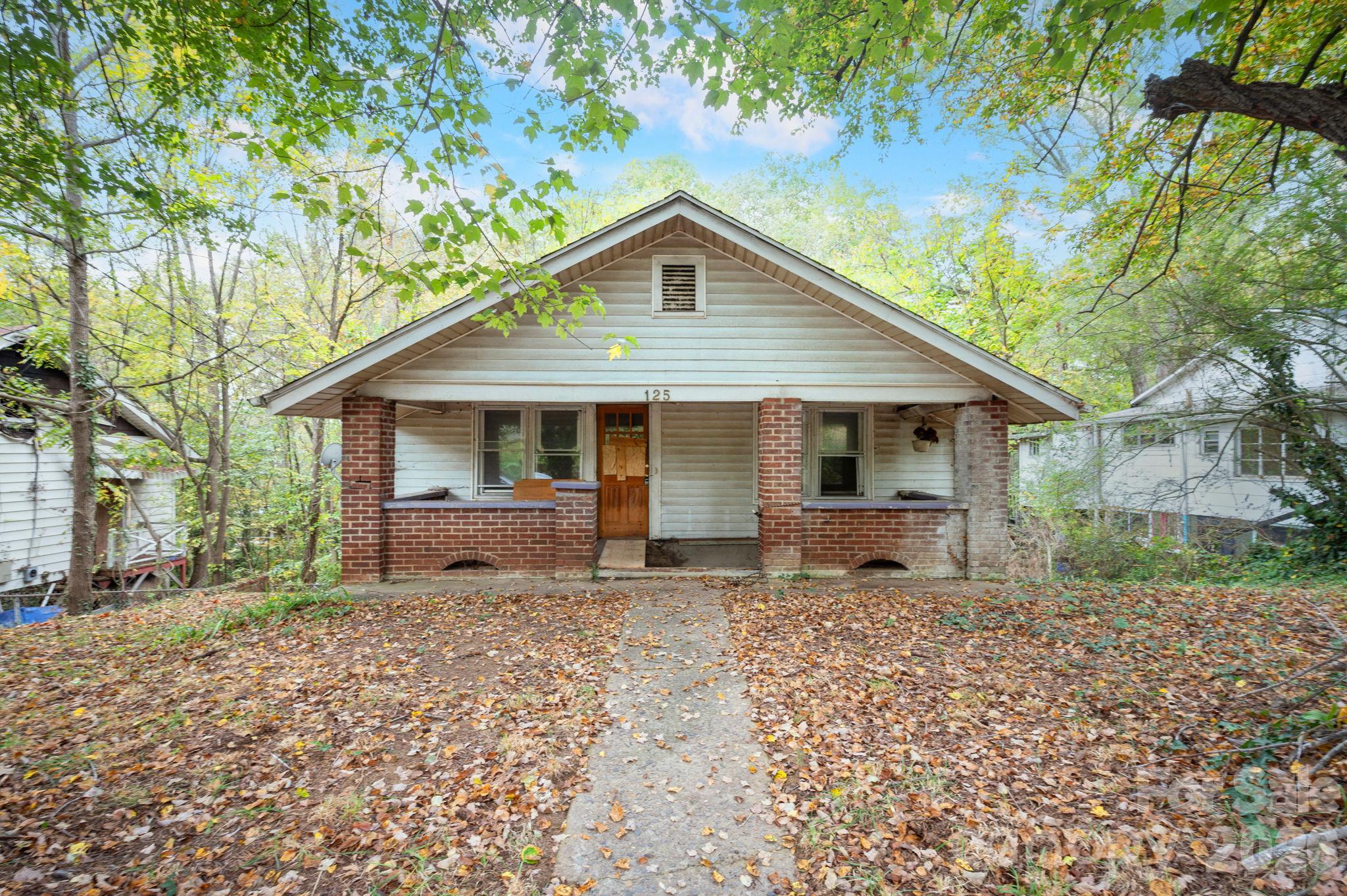 Walkable West Rehab Bungalow with duplex potential - 125 Fairfax Avenue, Asheville