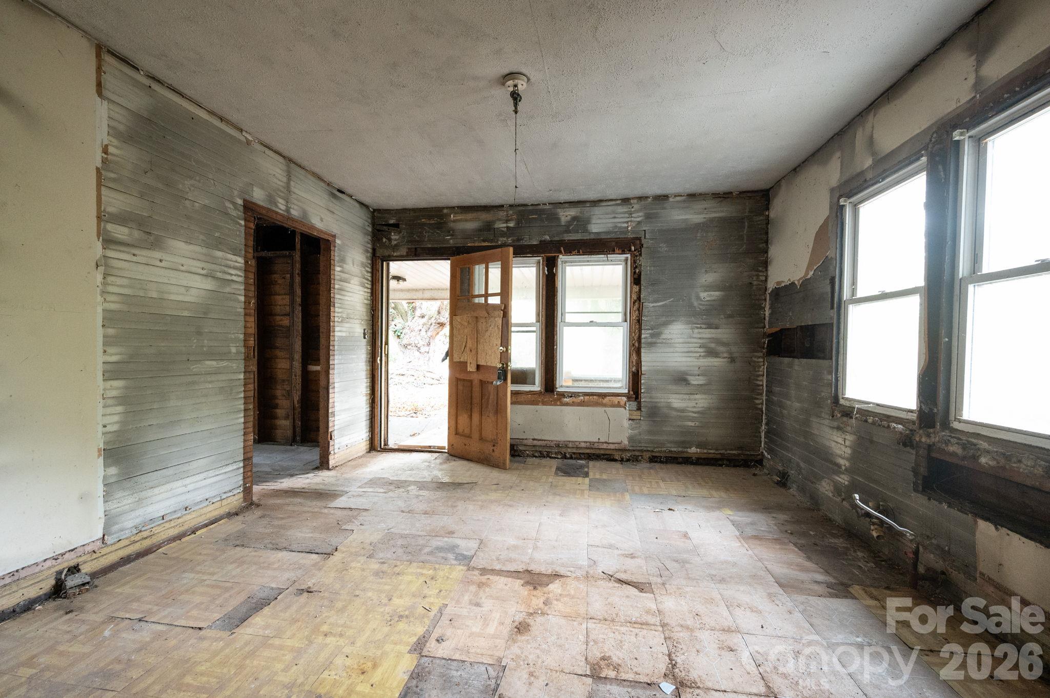 Main floor entry - 125 Fairfax Avenue, Asheville