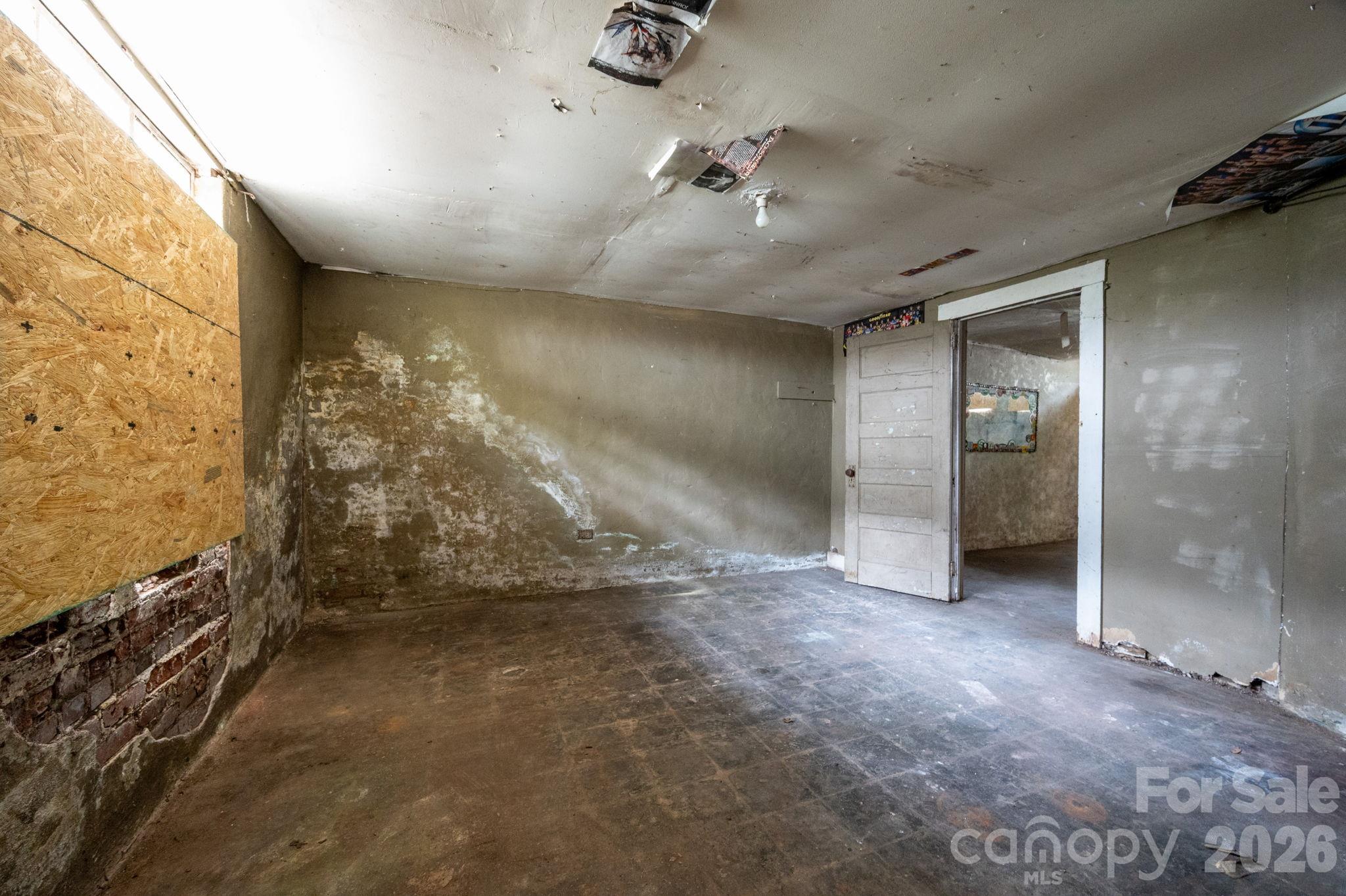 Single Family Residence at 125 Fairfax Avenue, Asheville, photo 16 of 24