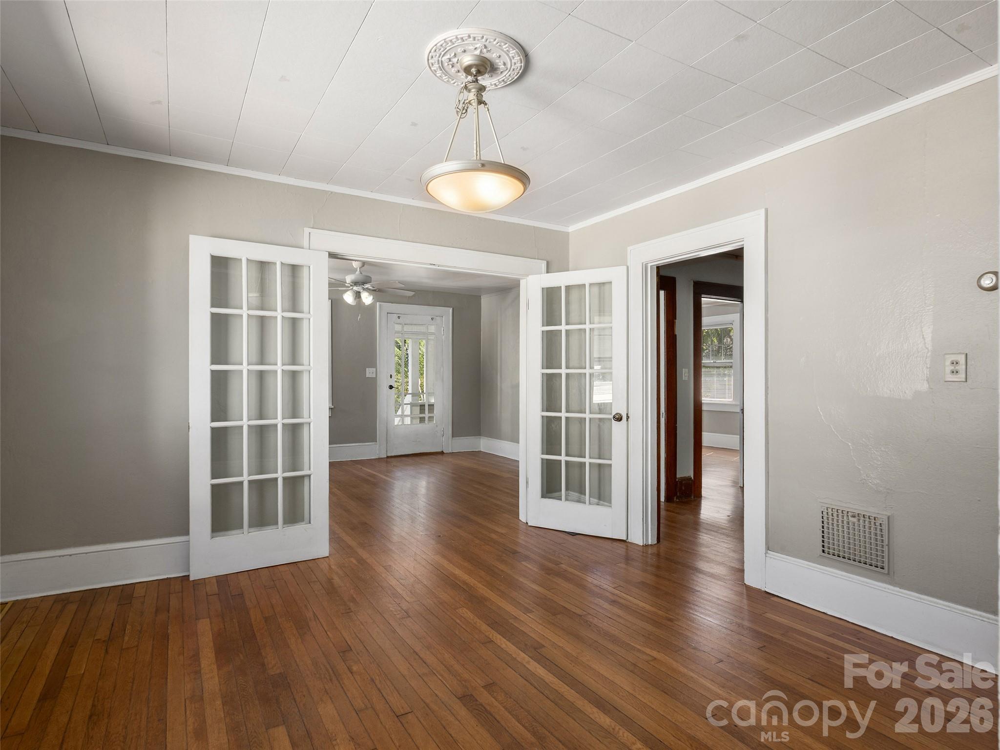 Single Family Residence at 33 Madeline Avenue, Asheville, photo 8 of 20