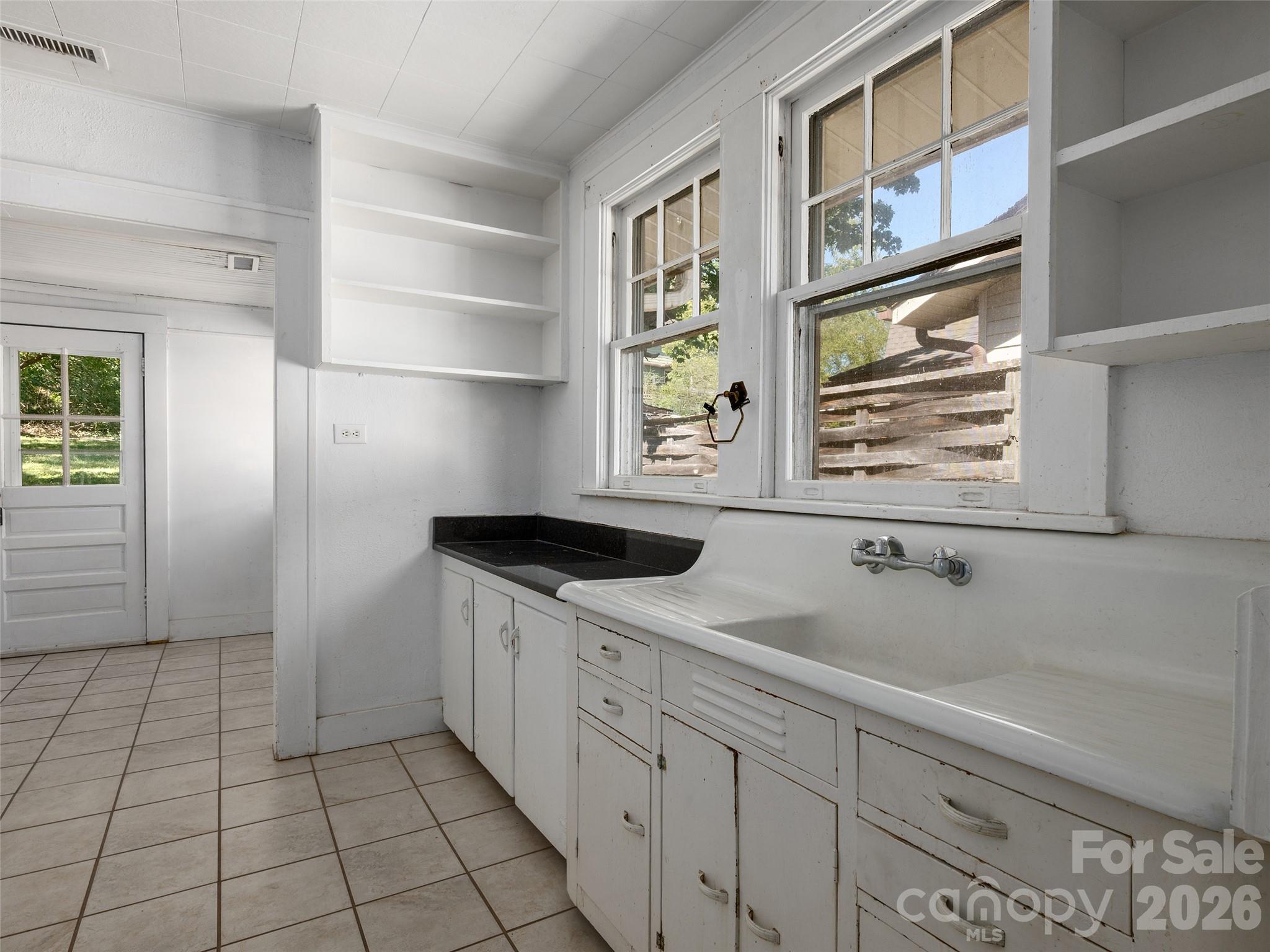 Single Family Residence at 33 Madeline Avenue, Asheville, photo 10 of 20