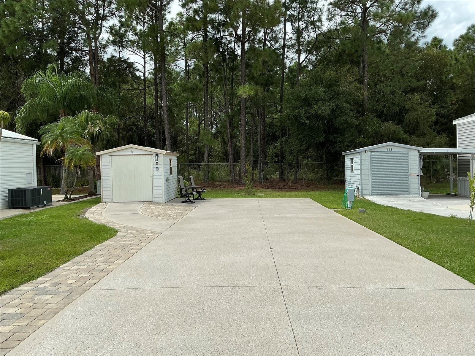 427 PINE LOOP