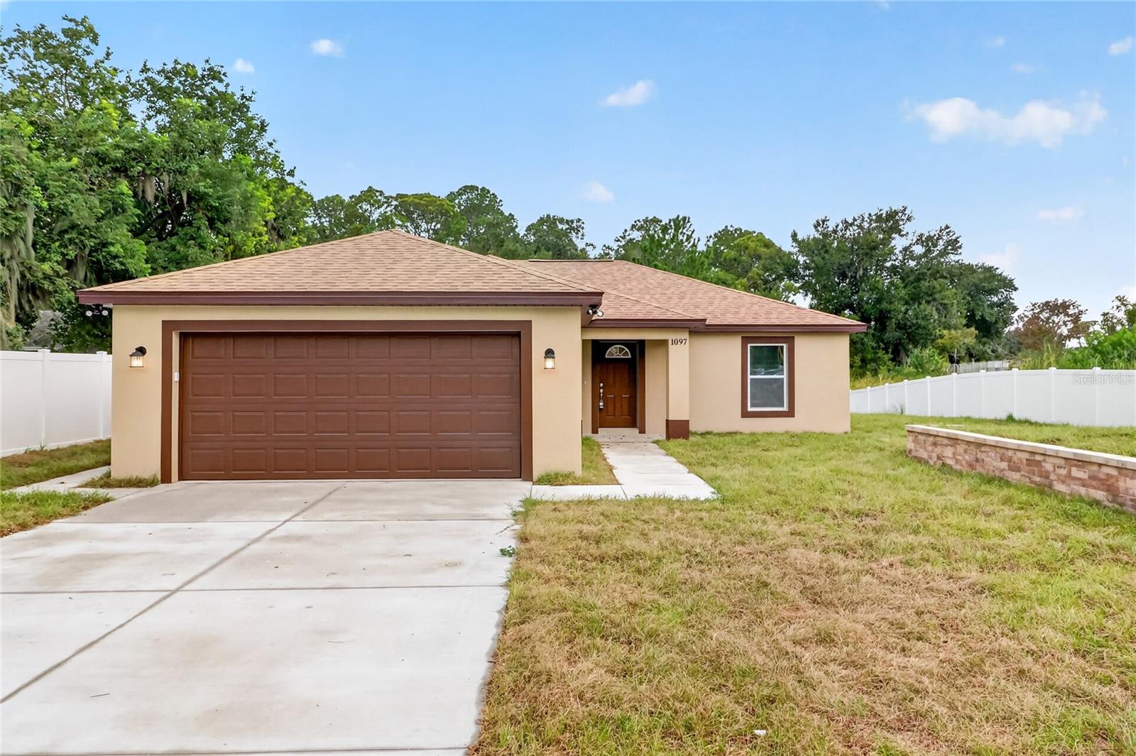1097 CAREFREE COVE DR