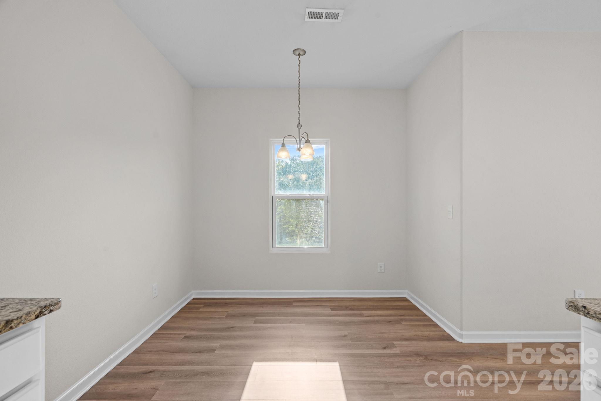 Breakfast nook - 6215 Paw Village Road, Charlotte