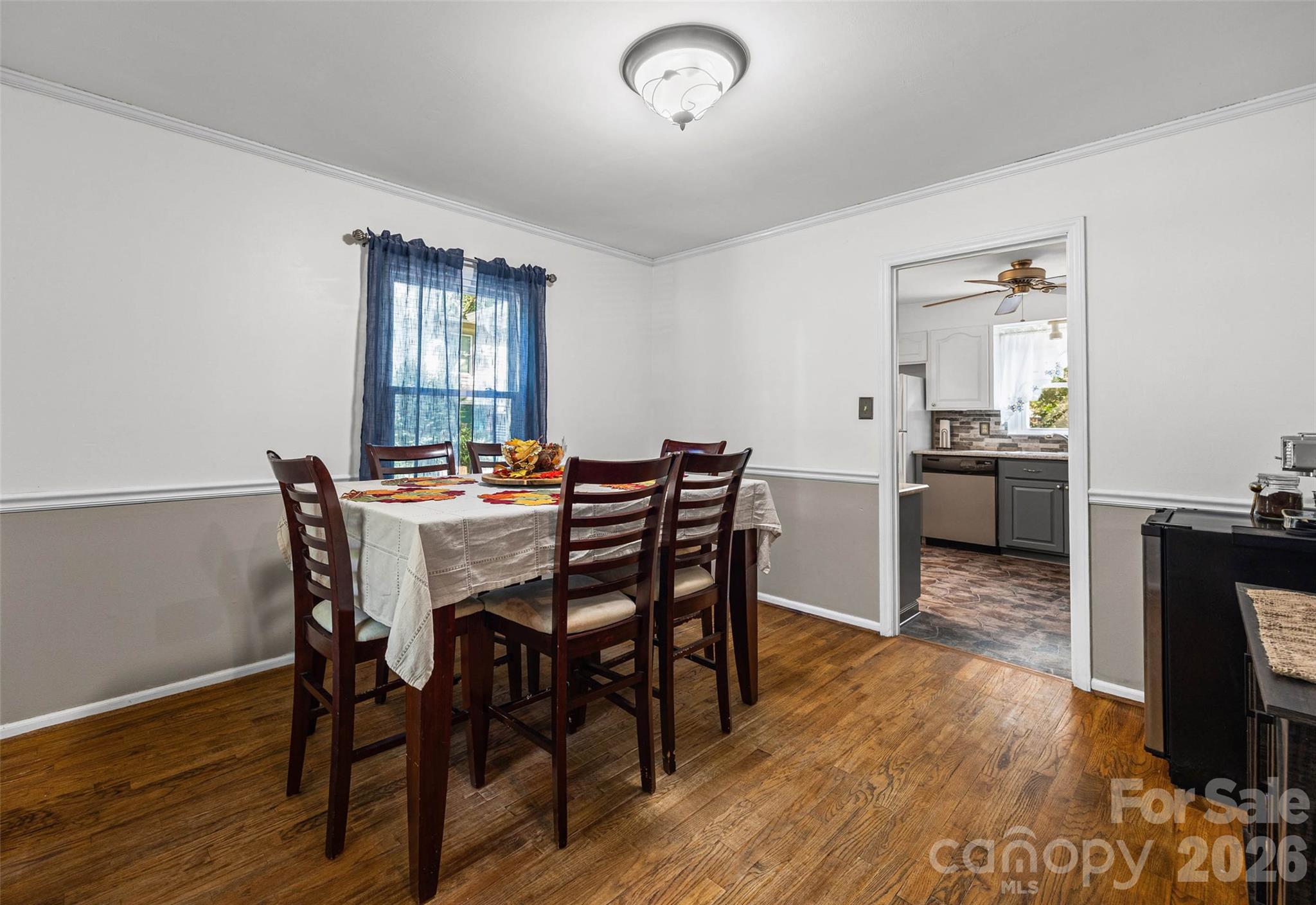 Single Family Residence at 419 Holly Drive, Belmont, photo 9 of 24