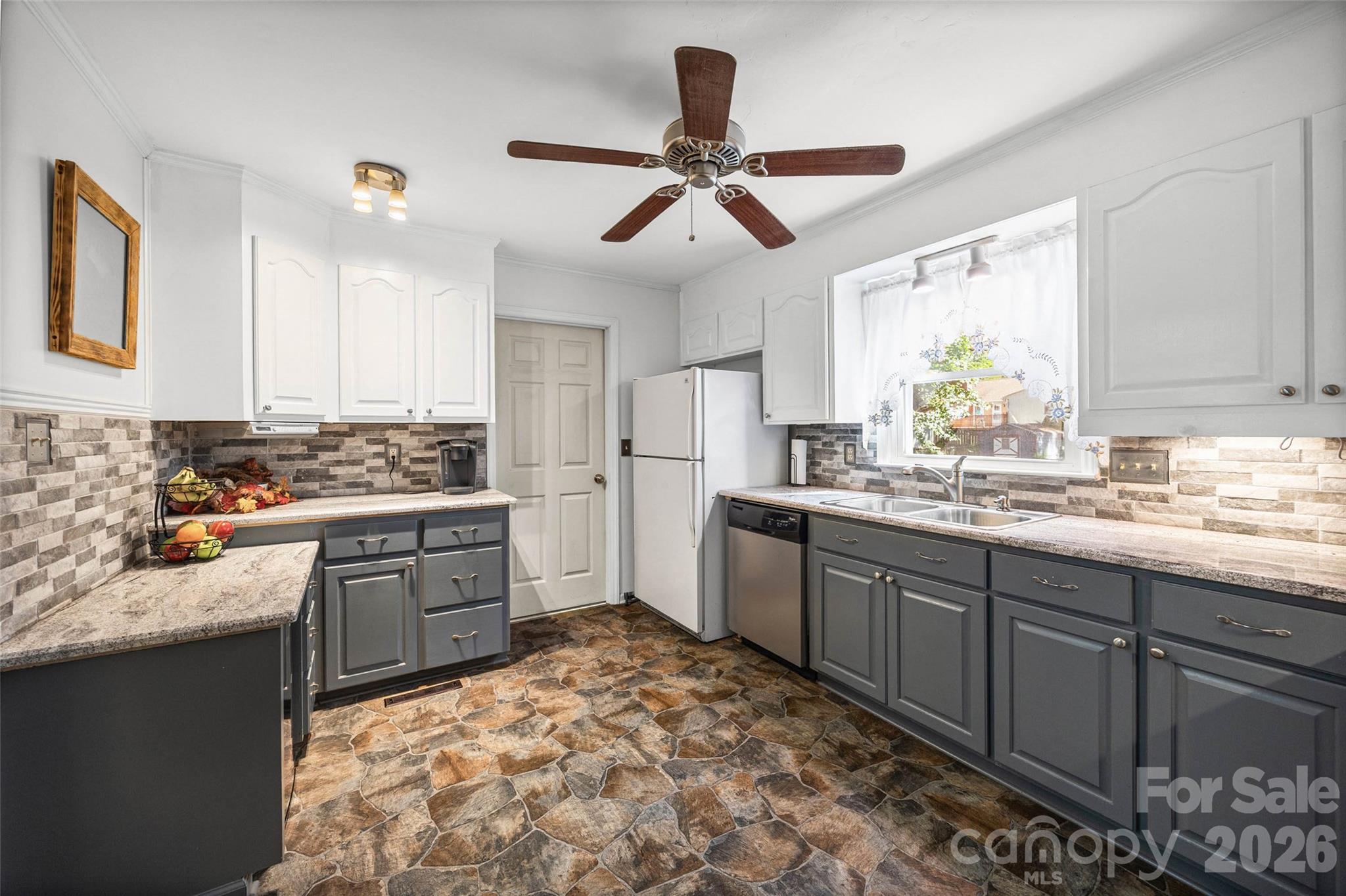 Single Family Residence at 419 Holly Drive, Belmont, photo 12 of 24