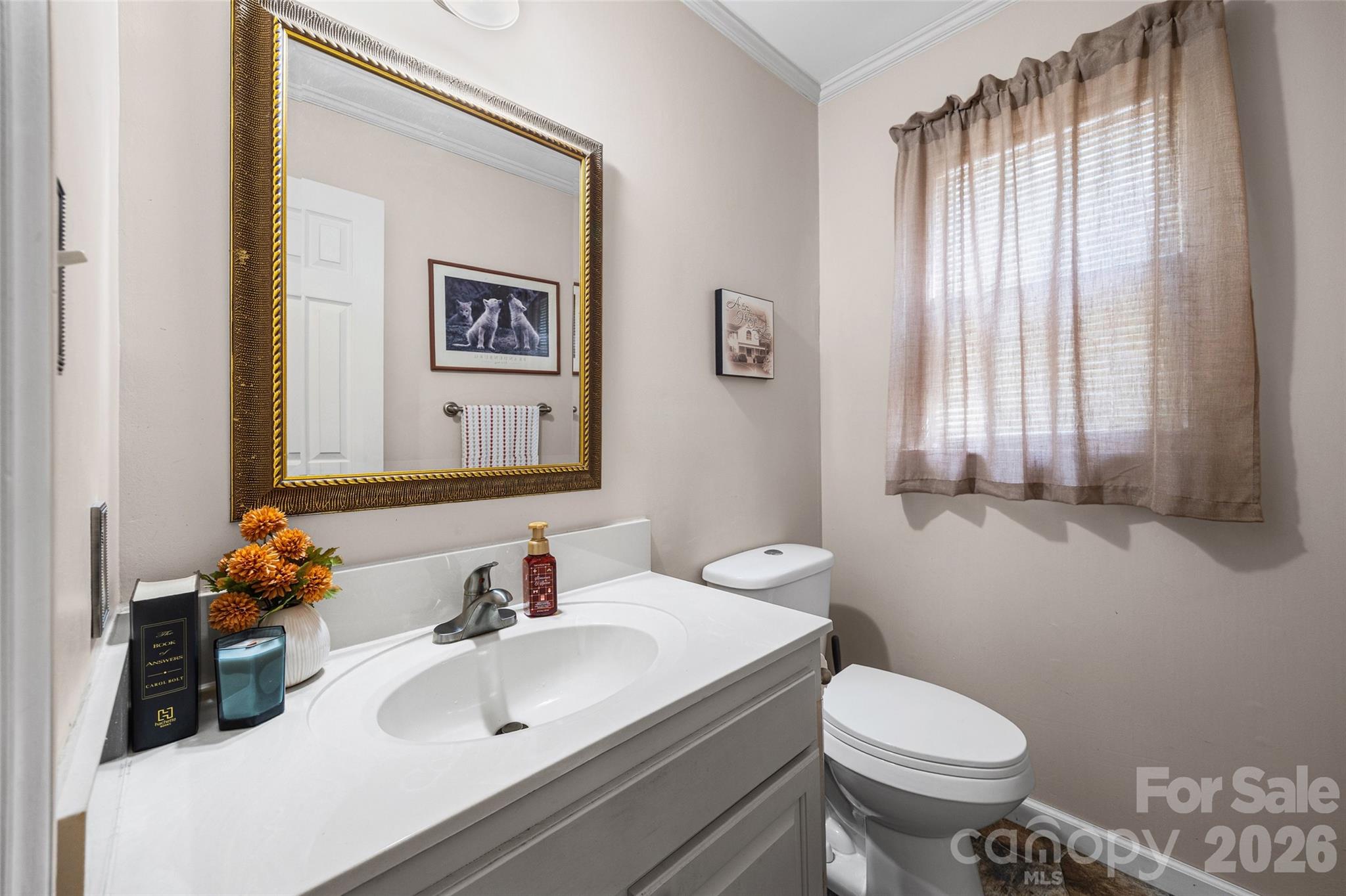 Single Family Residence at 419 Holly Drive, Belmont, photo 13 of 24