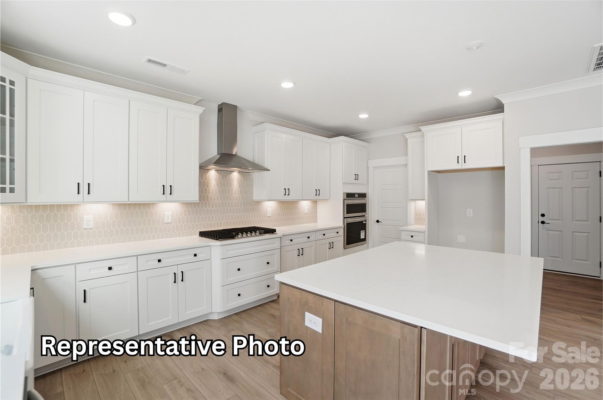 Single Family Residence at 9022 Chasewood Place Drive, Charlotte, photo 10 of 26