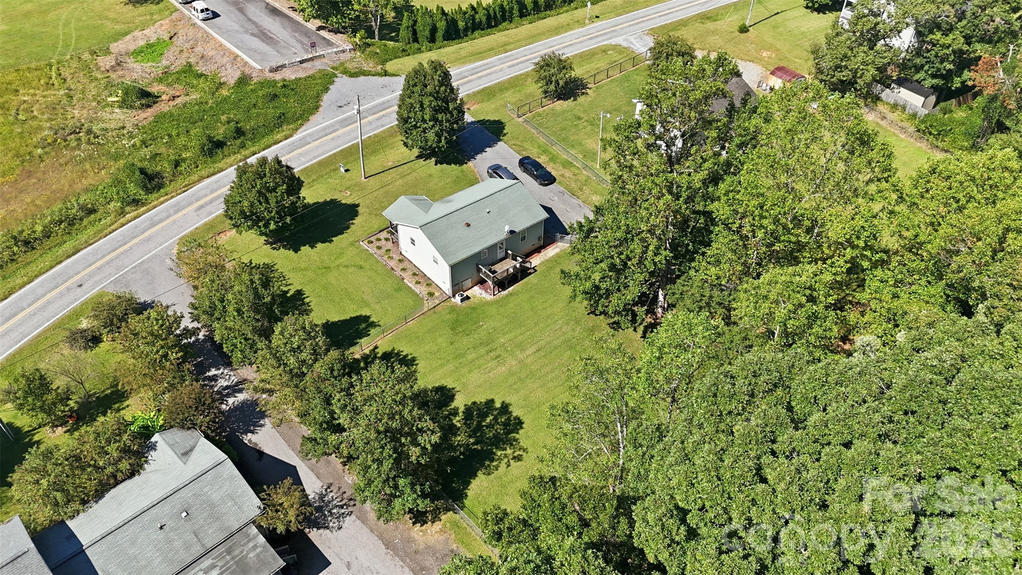Single Family Residence at 775 Paul Payne Store Road, Taylorsville, photo 10 of 39