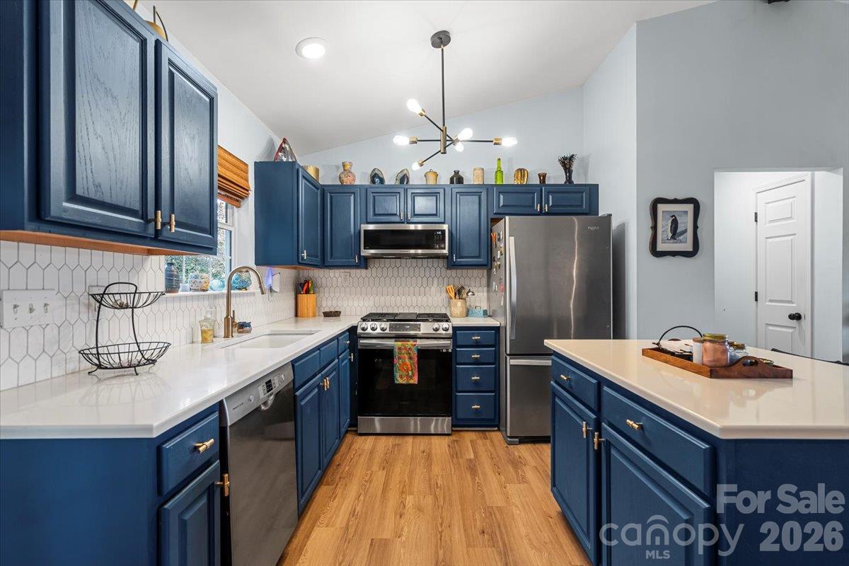 Single Family Residence at 169 Meadow Glen Drive, Troutman, photo 5 of 16