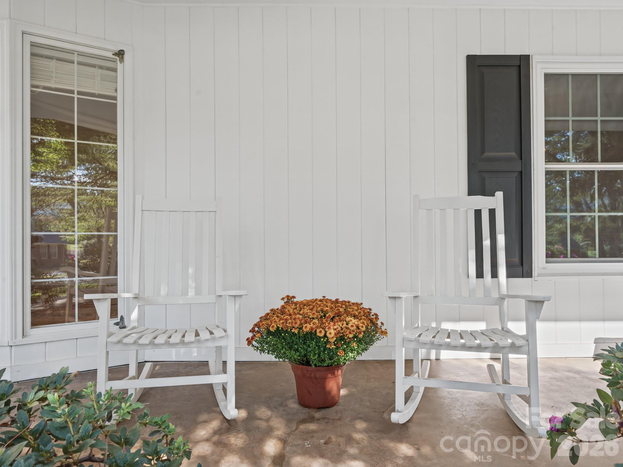 Front Porch - 109 Yardley Court, Hendersonville