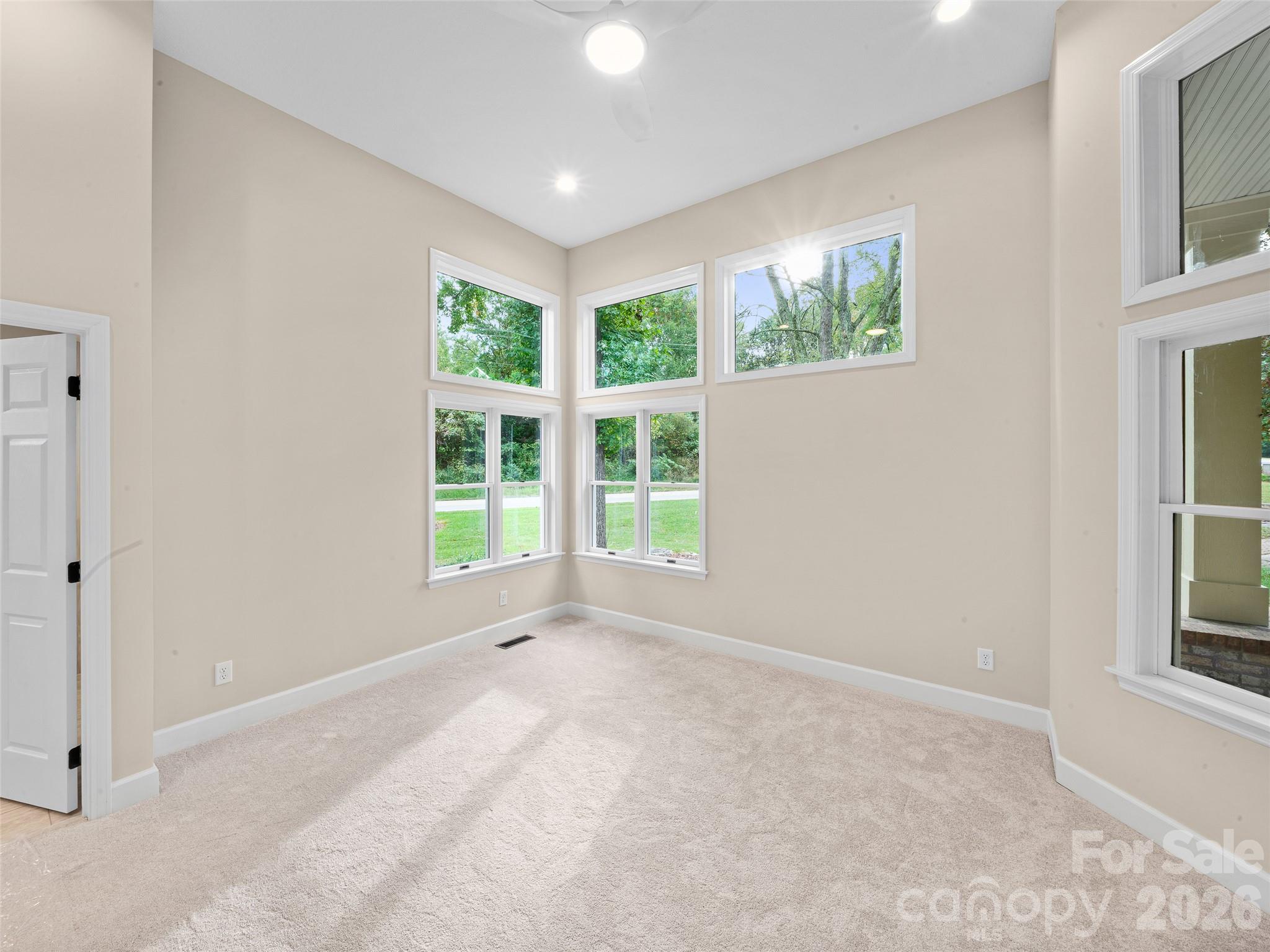Single Family Residence at 18 Carriage Park Way, Hendersonville, photo 14 of 49