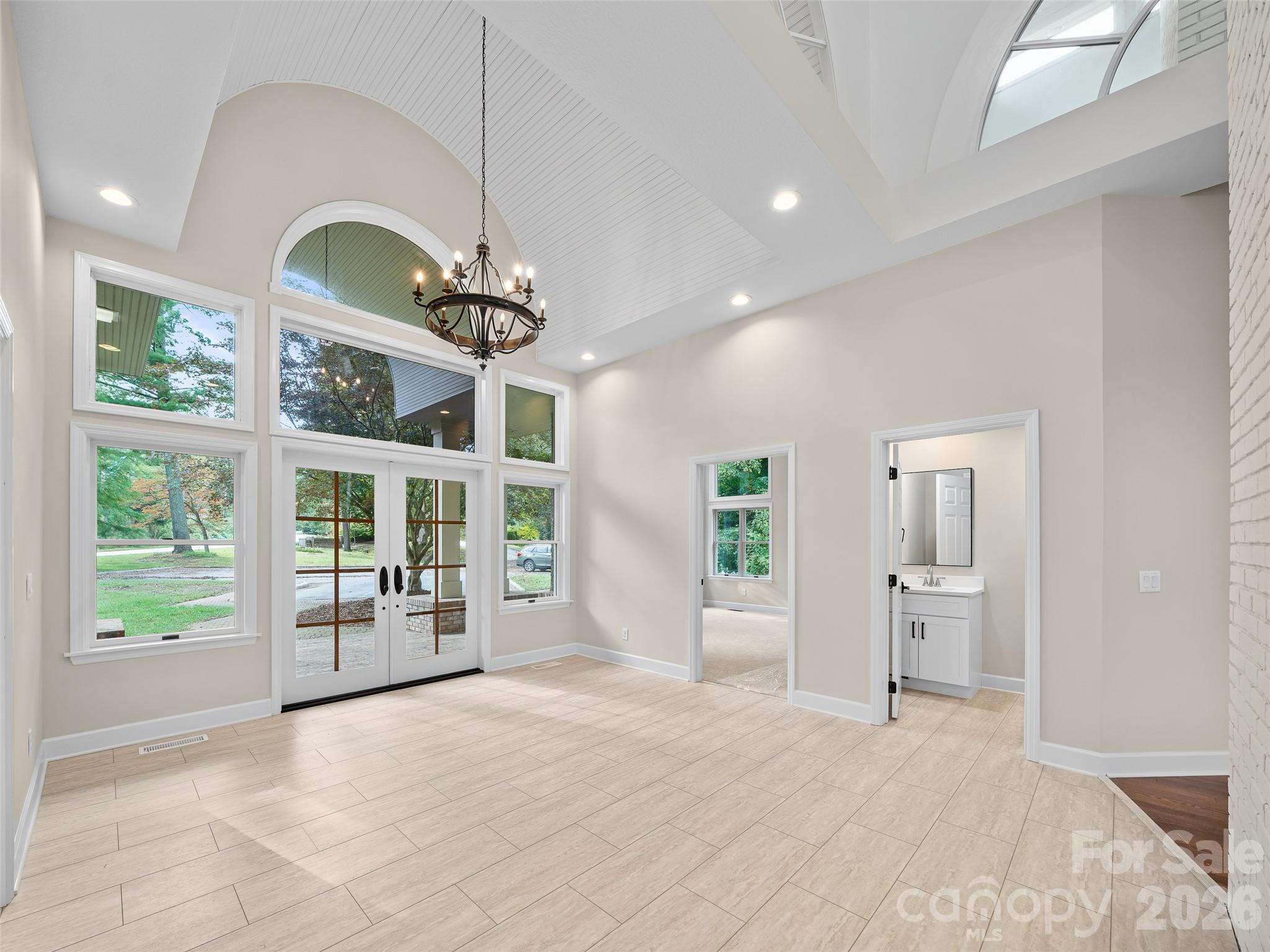 Single Family Residence at 18 Carriage Park Way, Hendersonville, photo 4 of 49