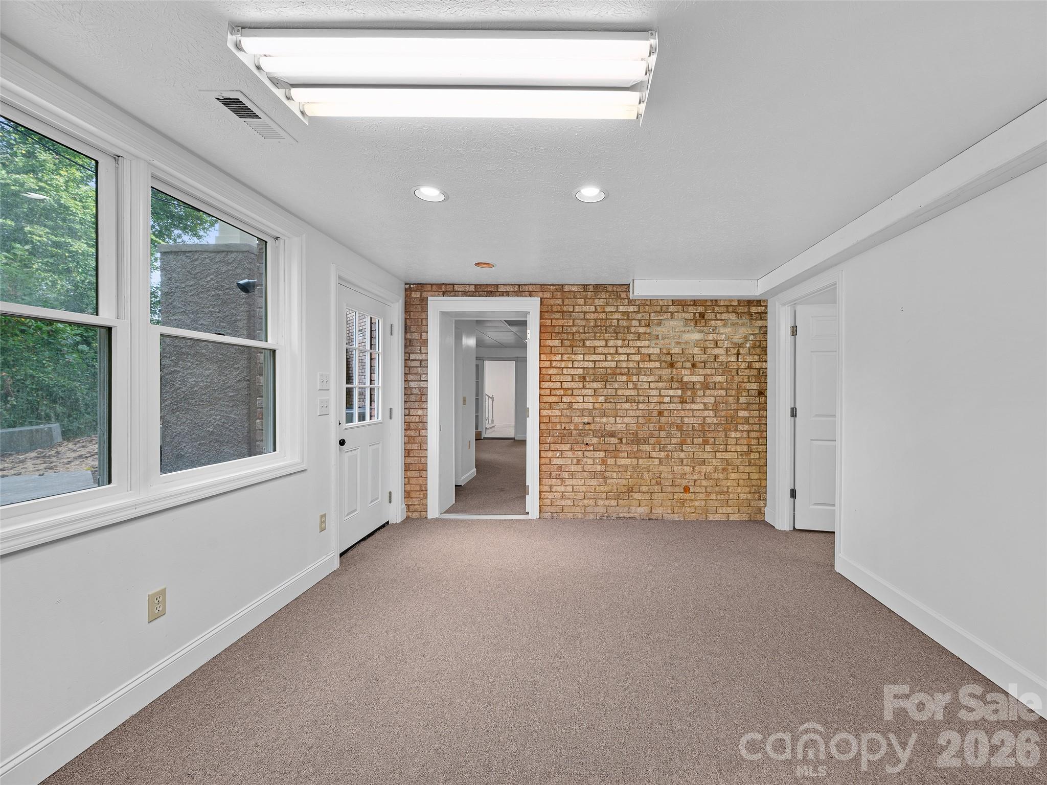 Single Family Residence at 18 Carriage Park Way, Hendersonville, photo 34 of 49