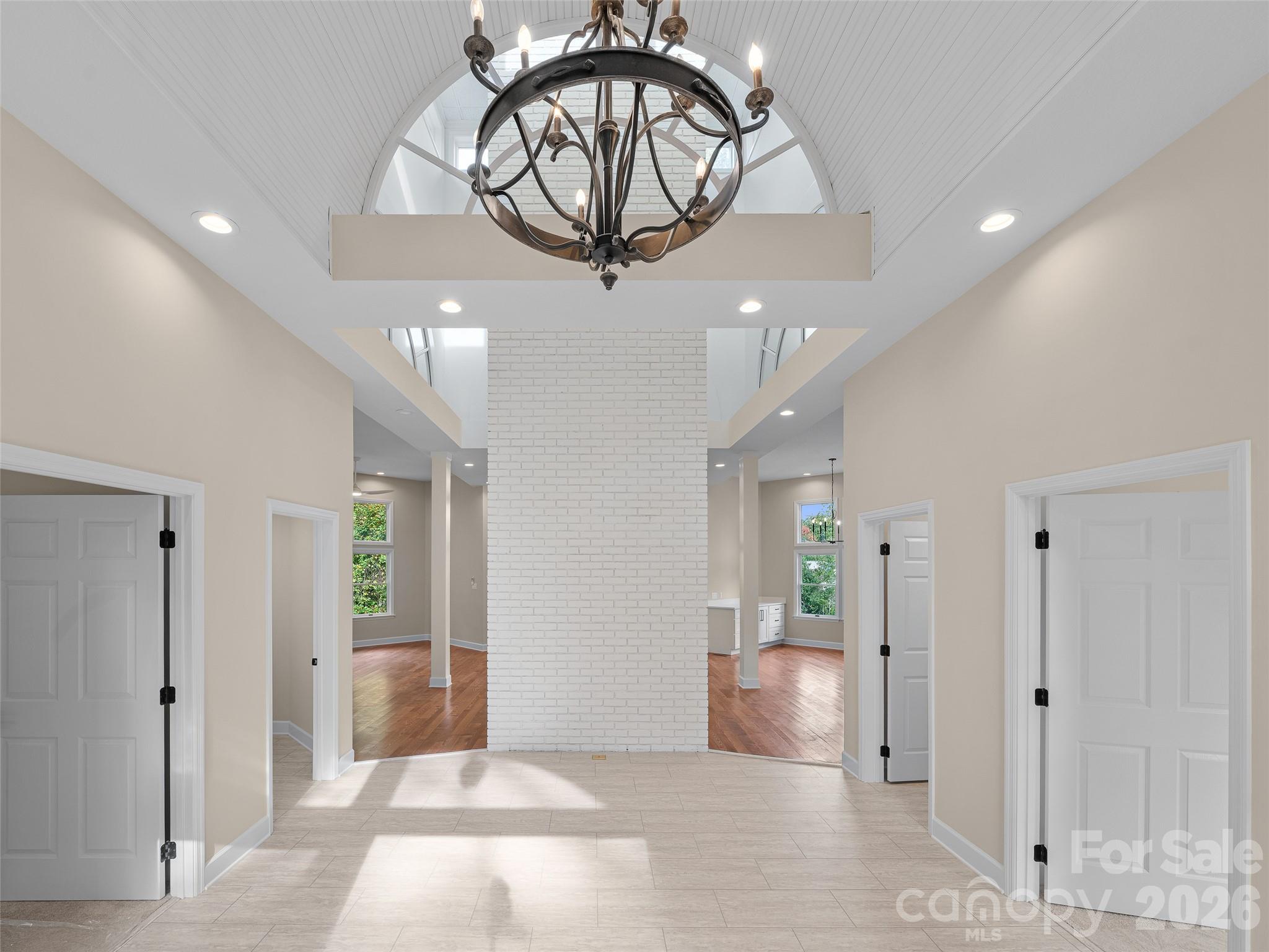 Single Family Residence at 18 Carriage Park Way, Hendersonville, photo 2 of 49