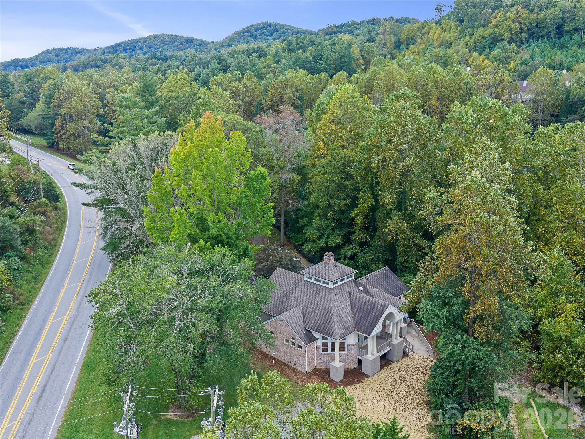 Single Family Residence at 18 Carriage Park Way, Hendersonville, photo 44 of 49