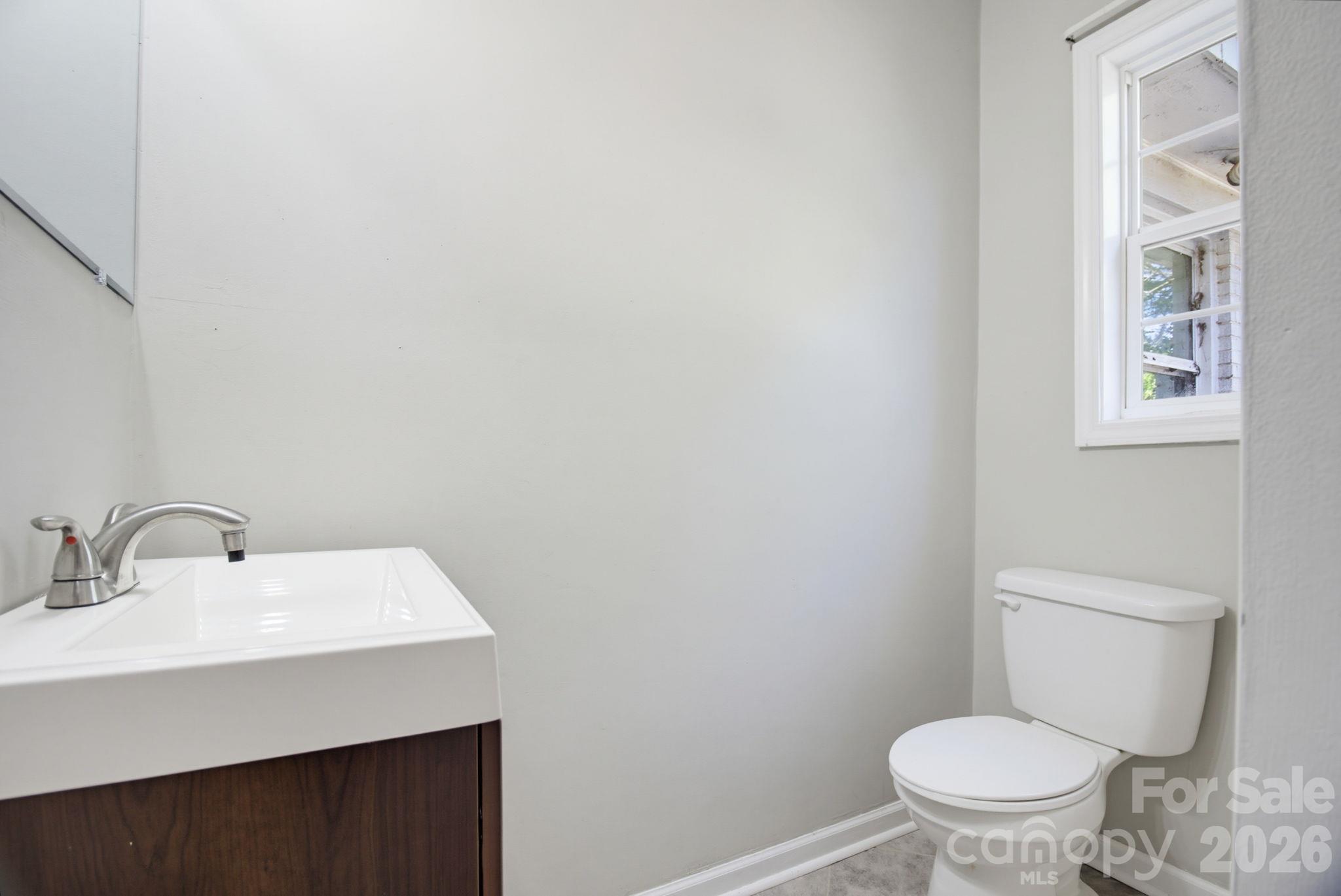 Single Family Residence at 202 E 4th Street, Lexington, photo 19 of 26