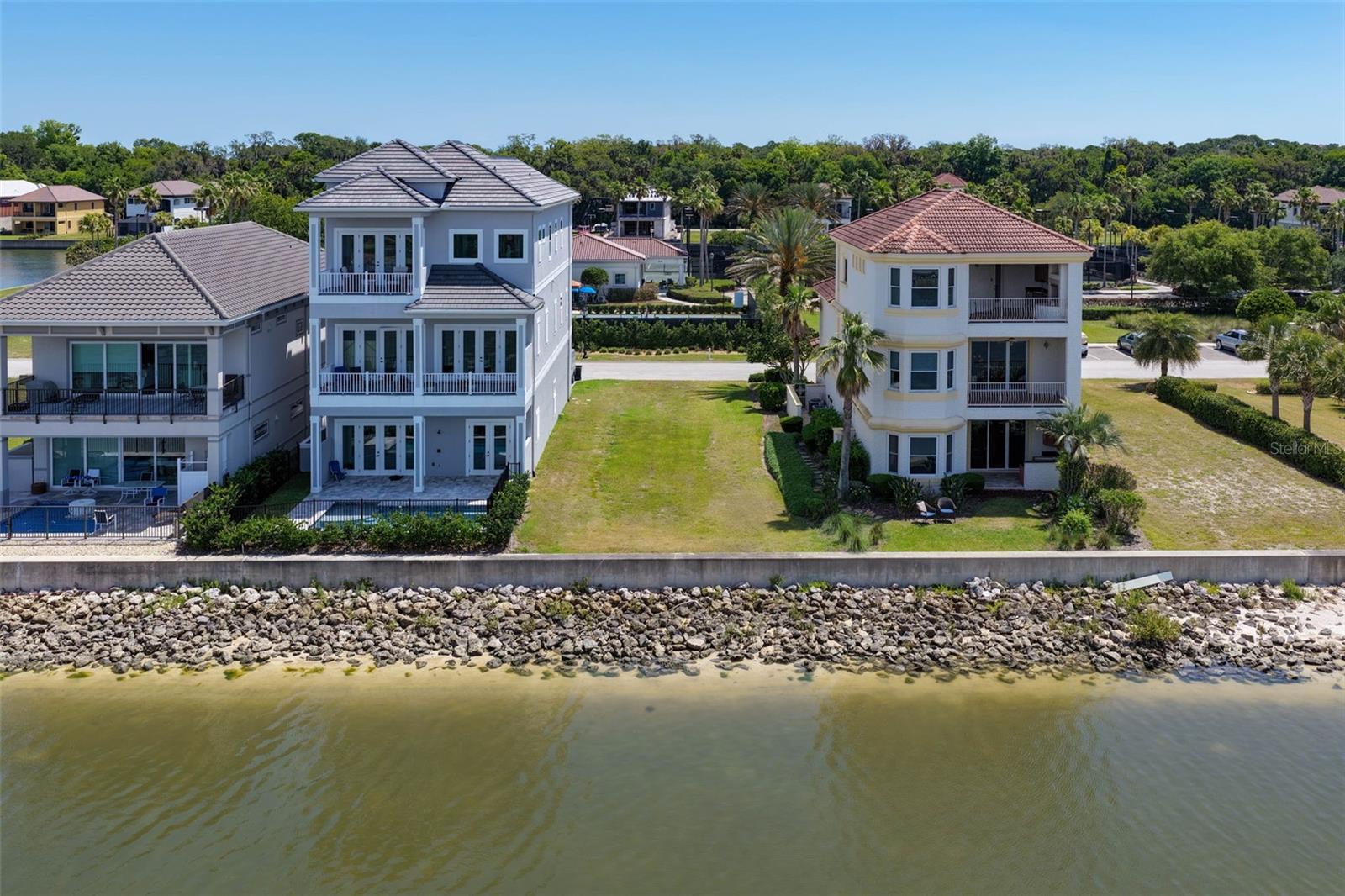 226 YACHT HARBOR DR
