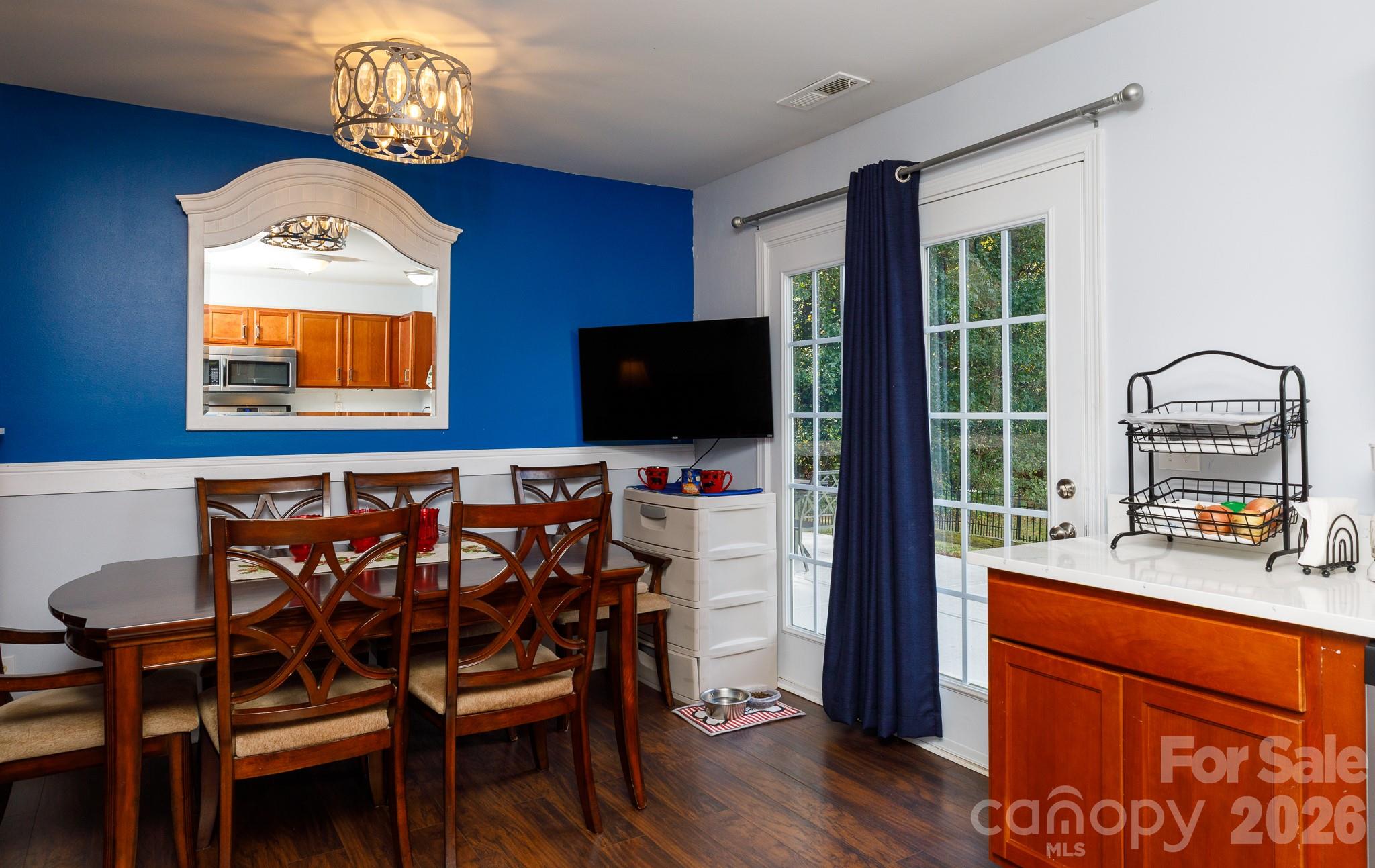 Single Family Residence at 229 Chicago Lane, York, photo 10 of 33