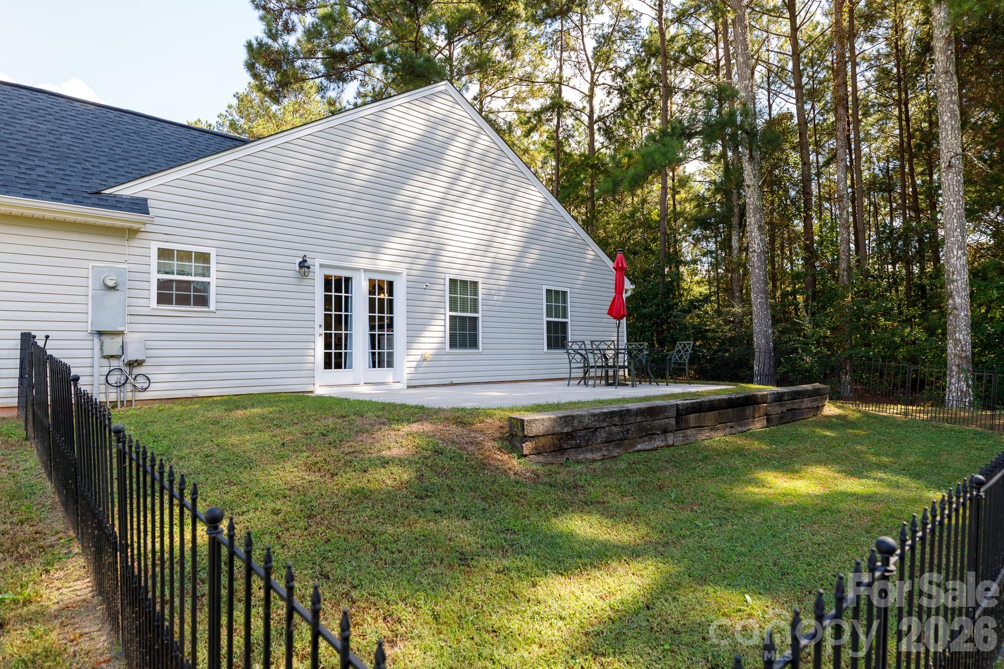 Single Family Residence at 229 Chicago Lane, York, photo 21 of 33