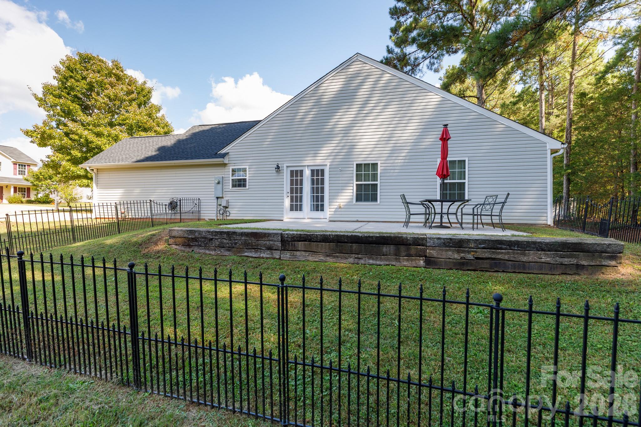 Single Family Residence at 229 Chicago Lane, York, photo 24 of 33