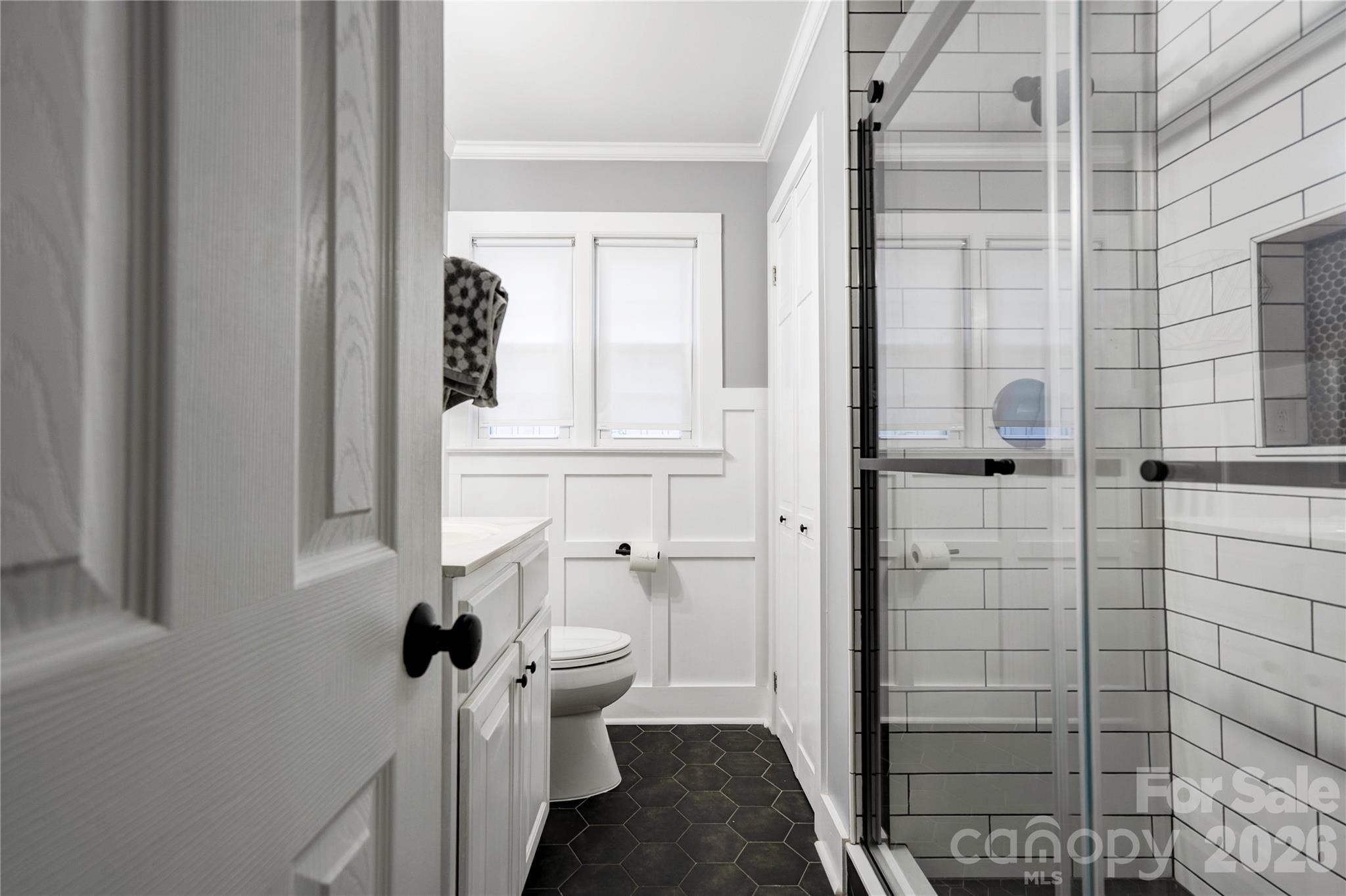 Single Family Residence at 309 West Mountain Street, Kings Mountain, photo 27 of 44