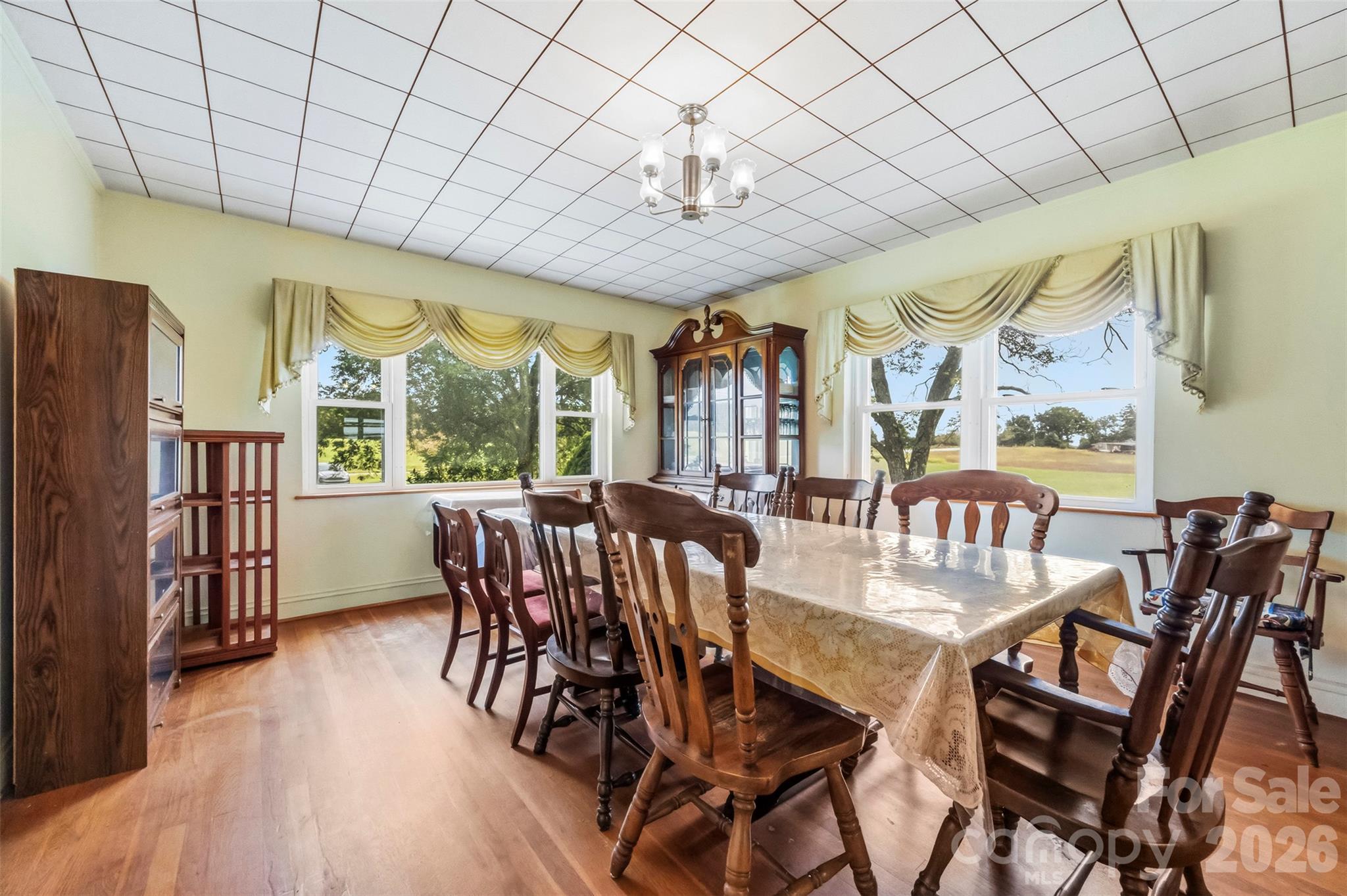 Huge dining room with tons of natural light! - 2925 Fallston Waco Road, Shelby